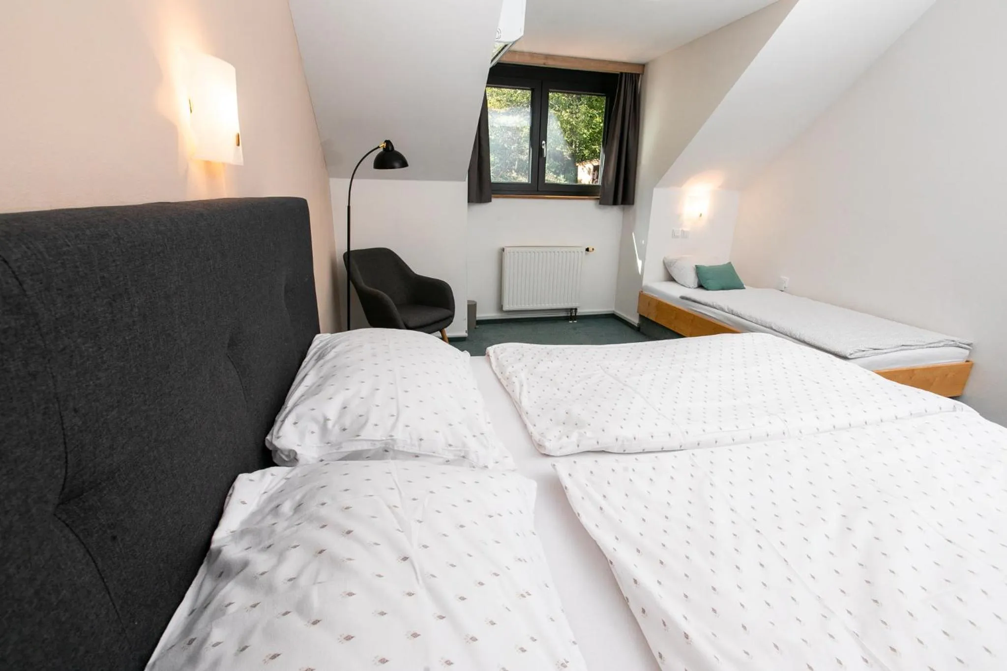 Property building, Bed in Kozjanski dvor