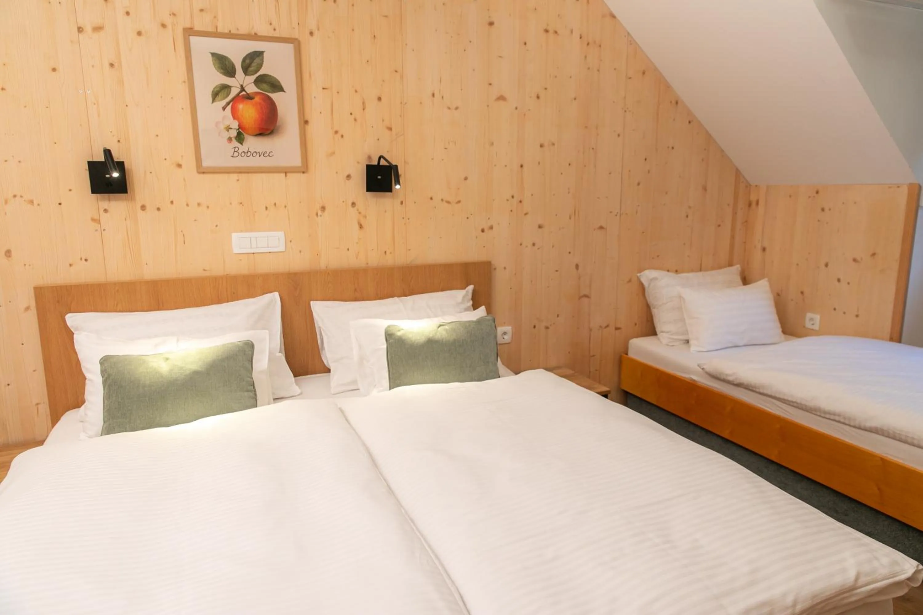 Property building, Bed in Kozjanski dvor