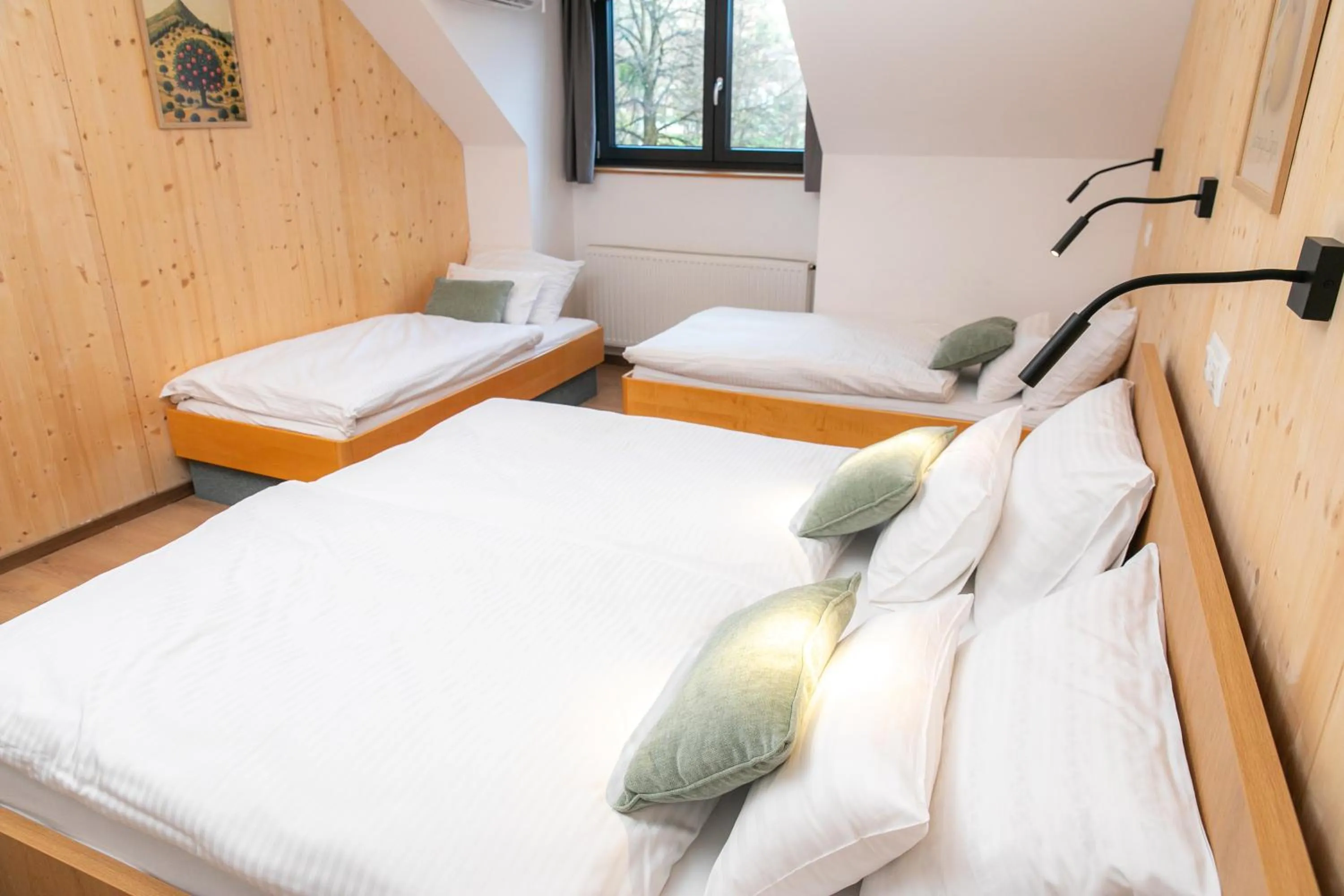 Property building, Bed in Kozjanski dvor