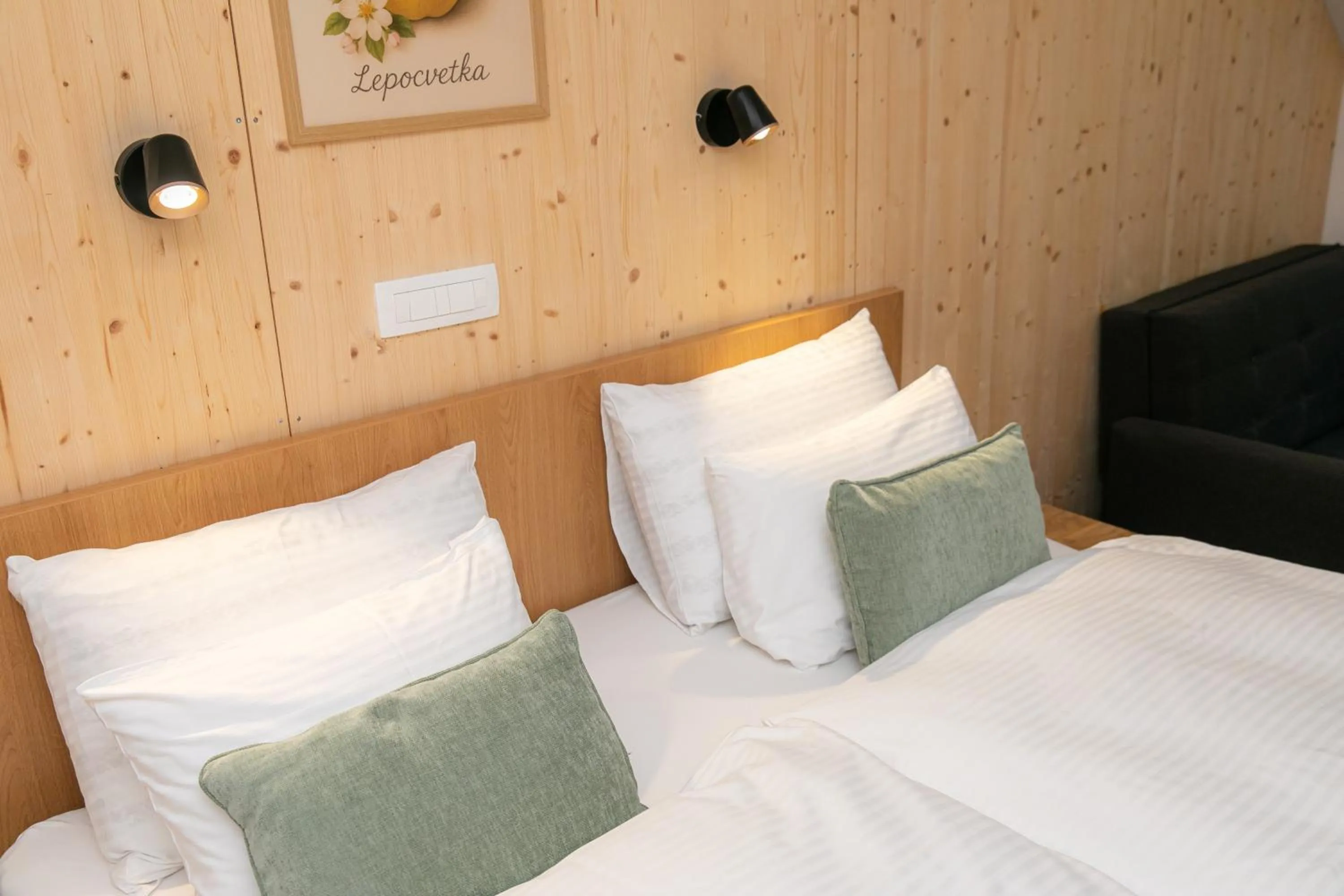 Property building, Bed in Kozjanski dvor