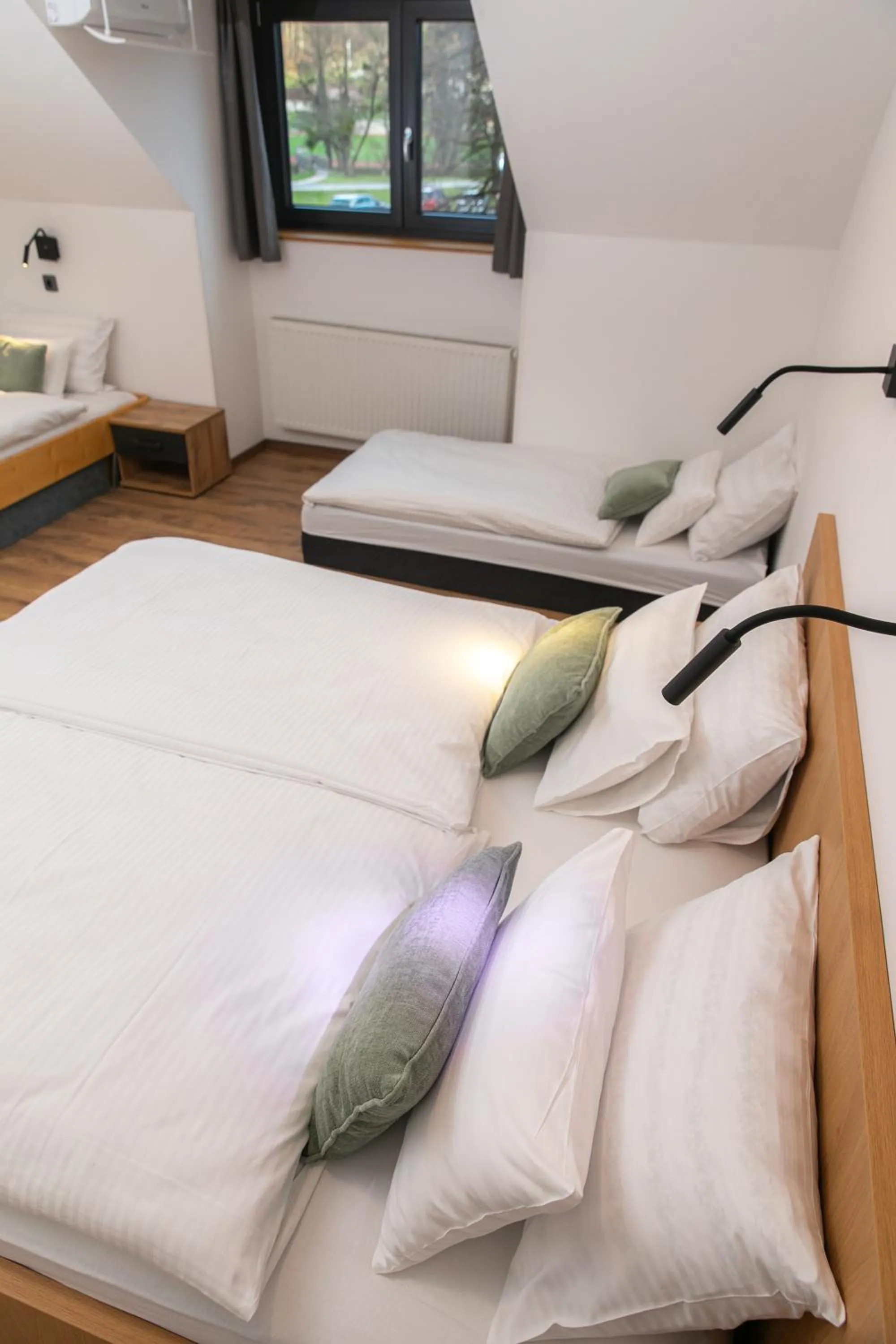 Property building, Bed in Kozjanski dvor