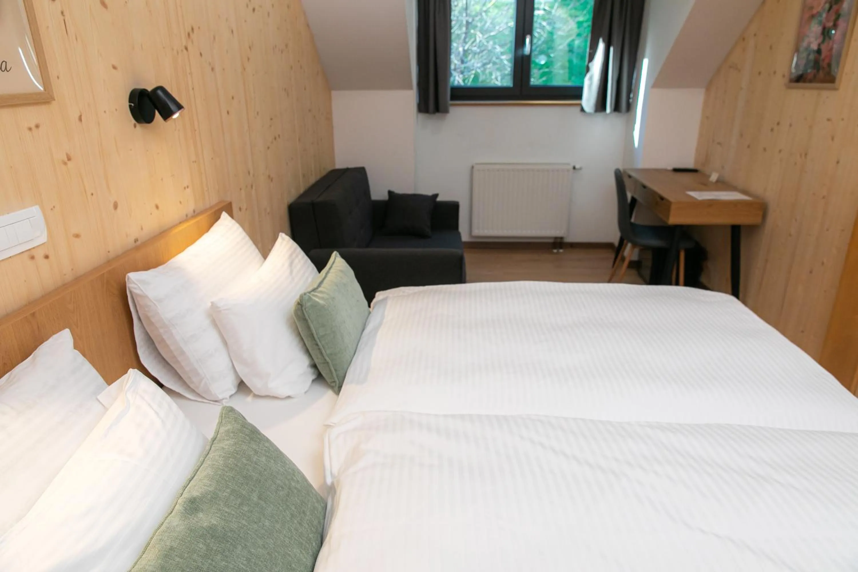 Property building, Bed in Kozjanski dvor