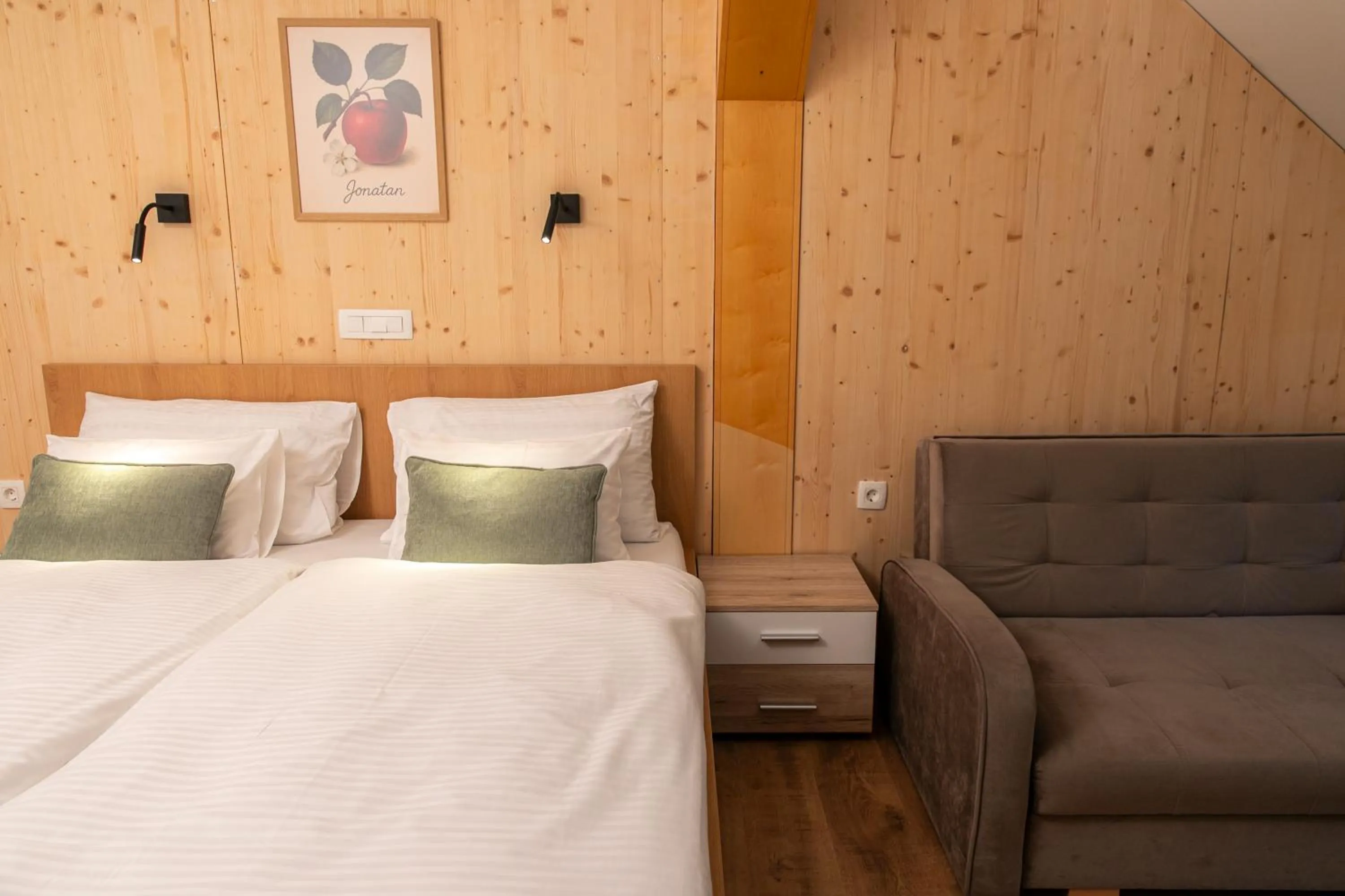 Property building, Bed in Kozjanski dvor