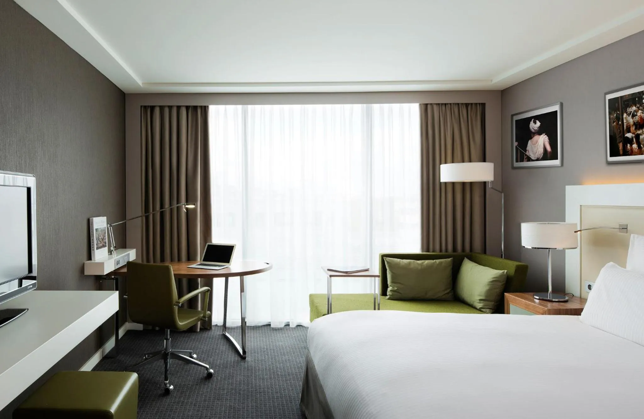 Photo of the whole room, Bed in Pullman Paris Centre - Bercy