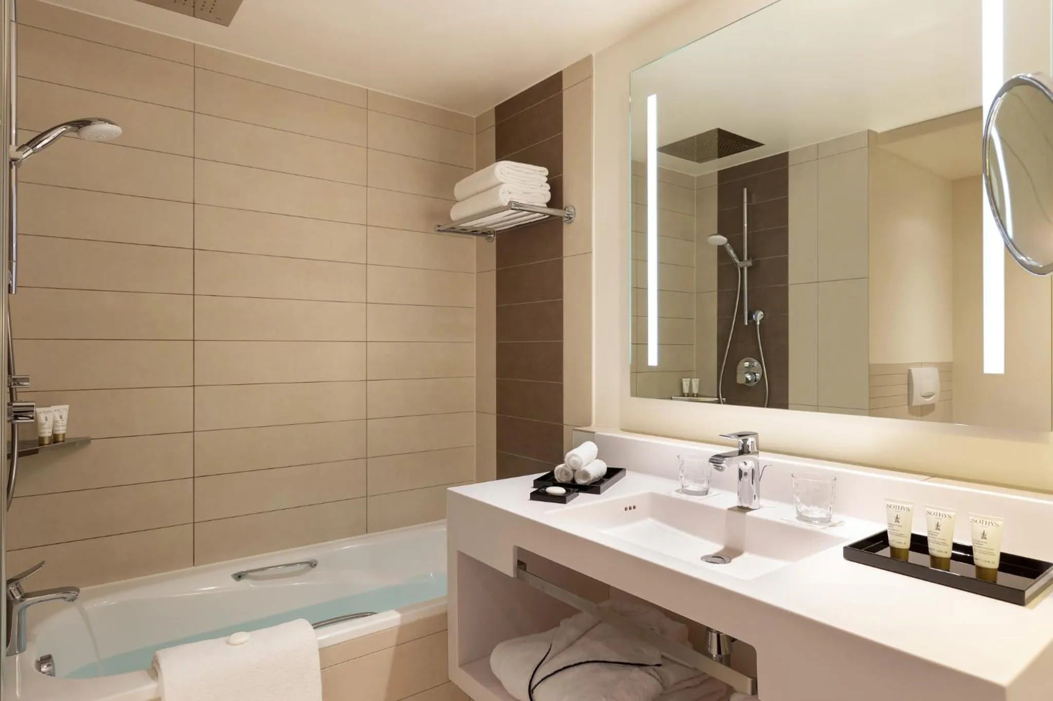 Bathroom in Pullman Paris Centre - Bercy