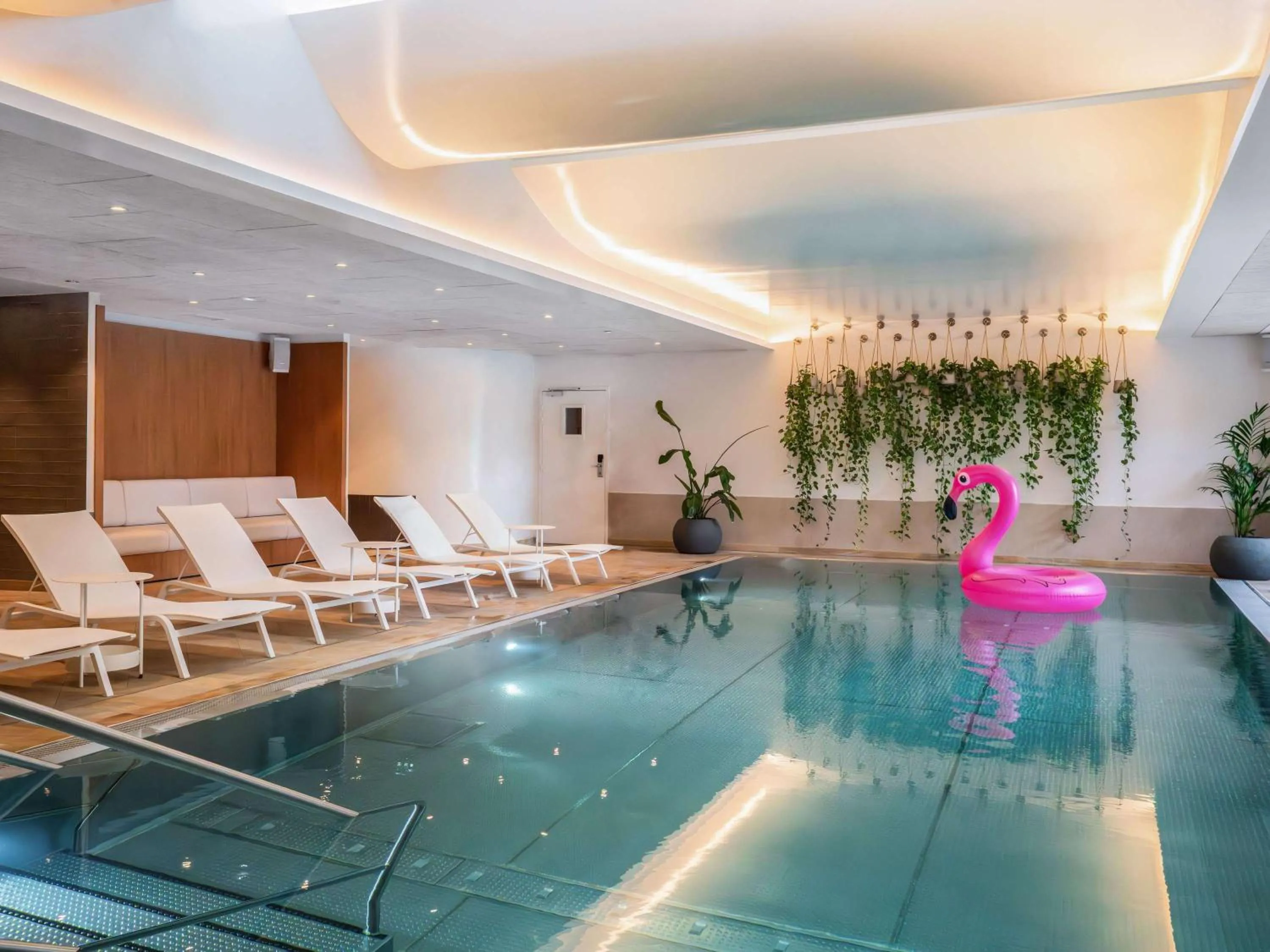 Pool view in Pullman Paris Centre - Bercy