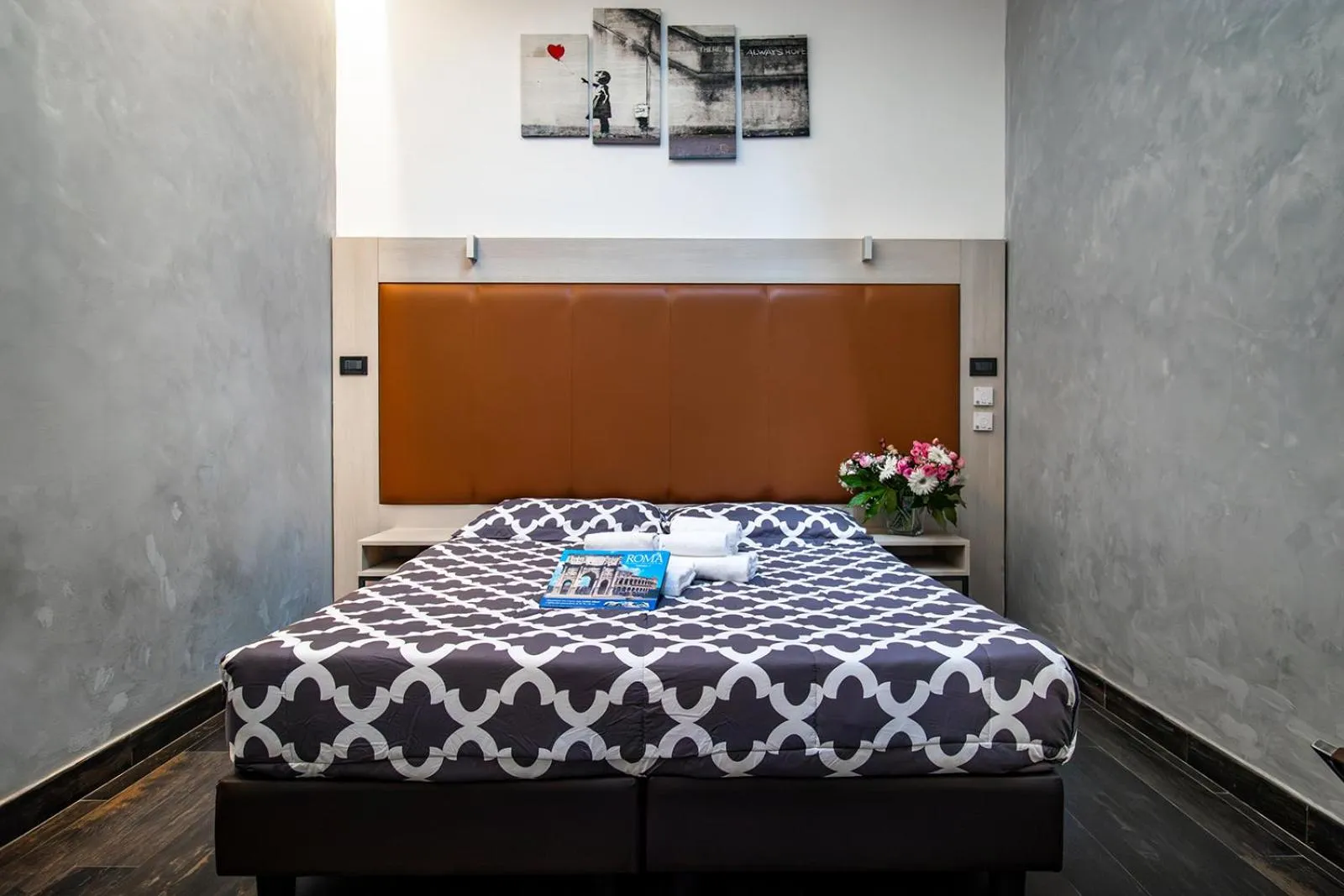 Bed in Borgo Pio Suites Inn