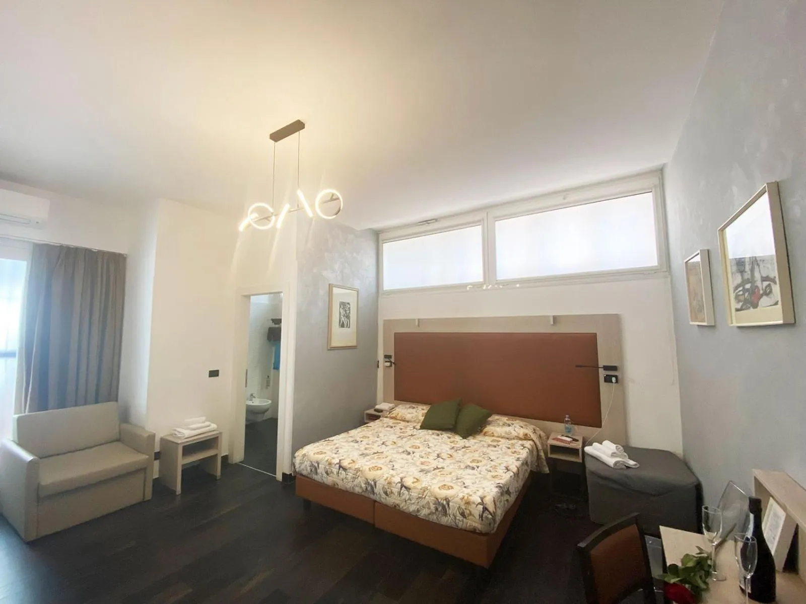 Bed in Borgo Pio Suites Inn