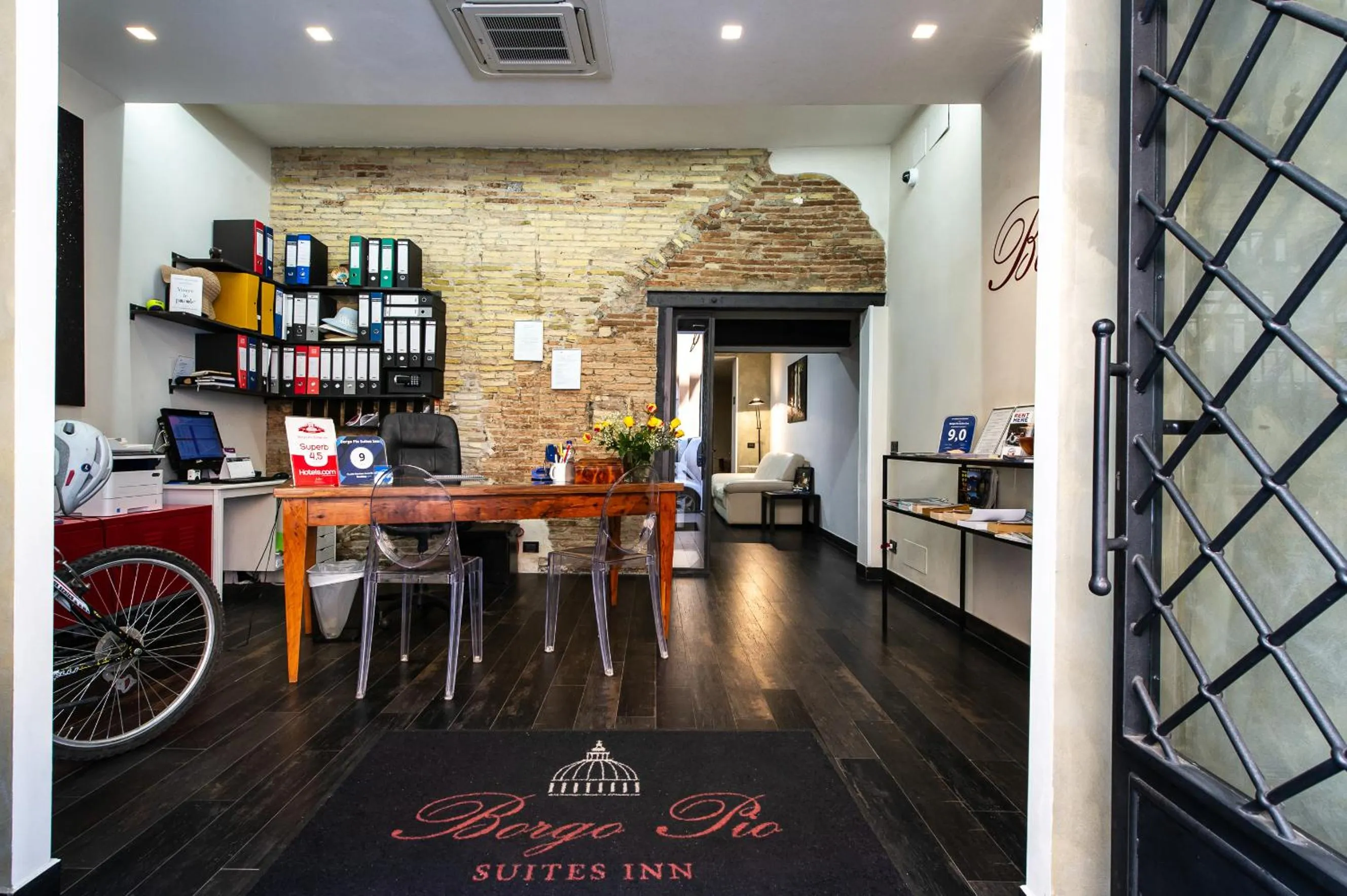 Lobby or reception in Borgo Pio Suites Inn