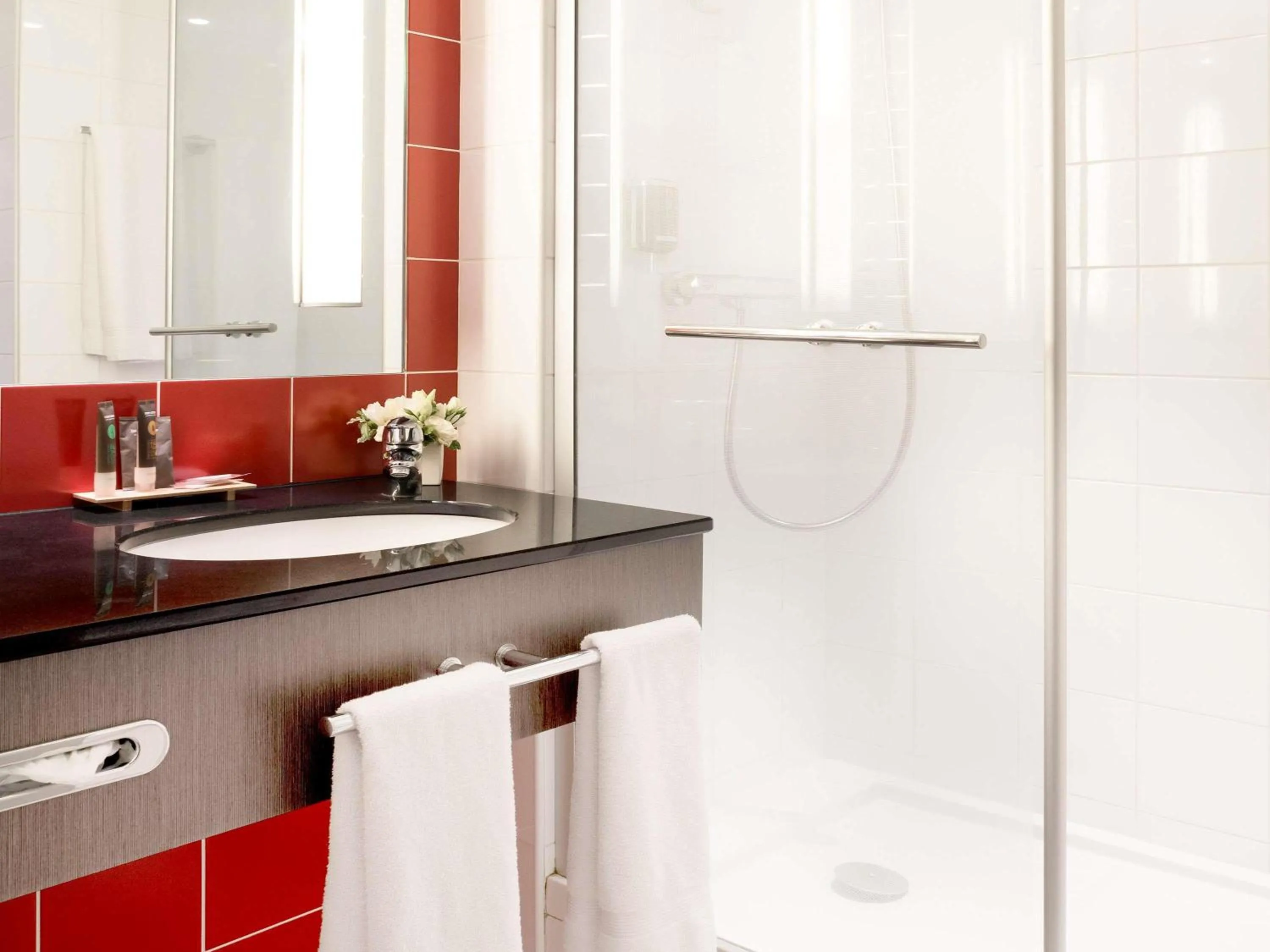 Bedroom in Novotel Paris Roissy CDG Convention