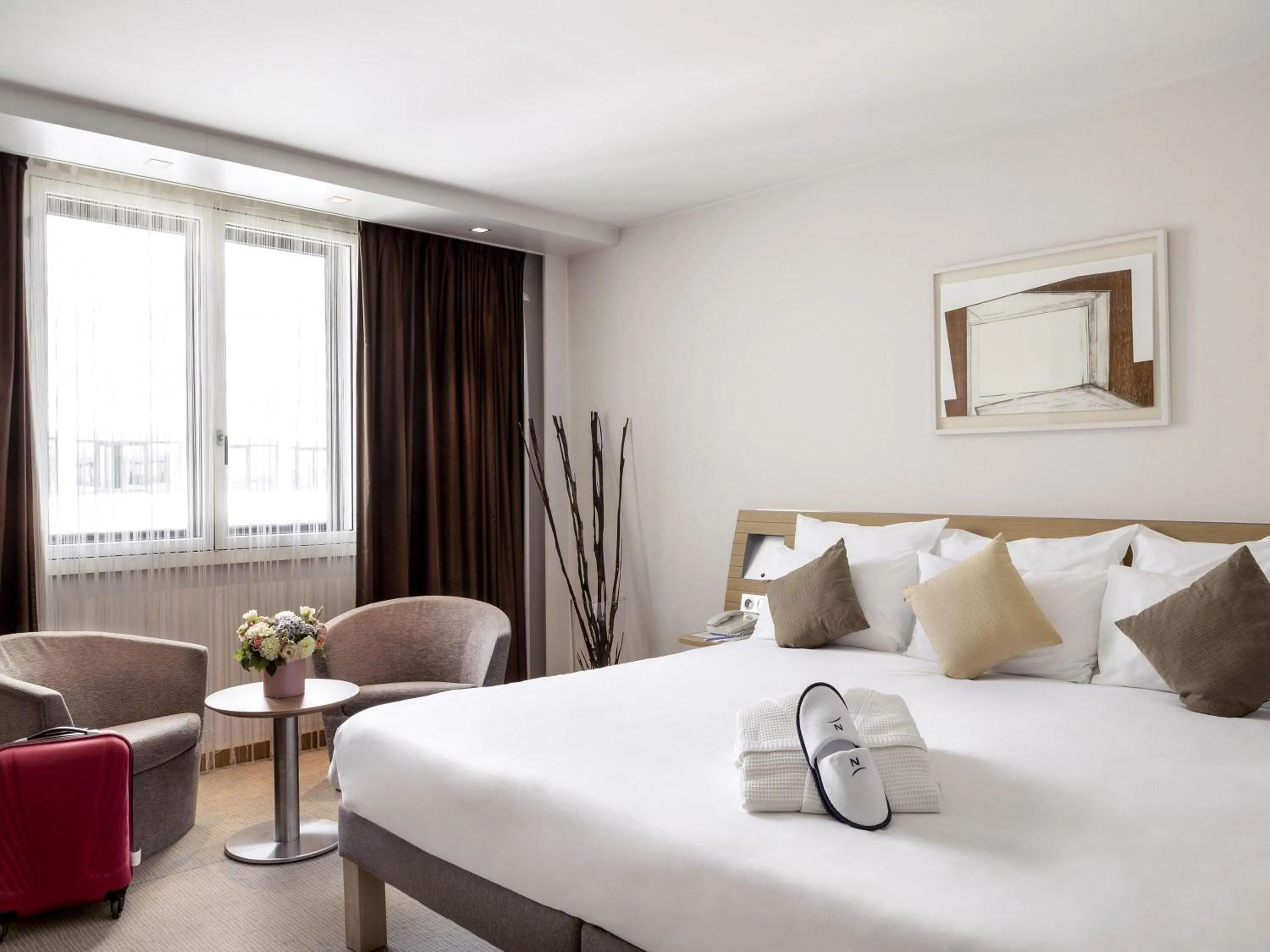 Bedroom, Bed in Novotel Paris Roissy CDG Convention