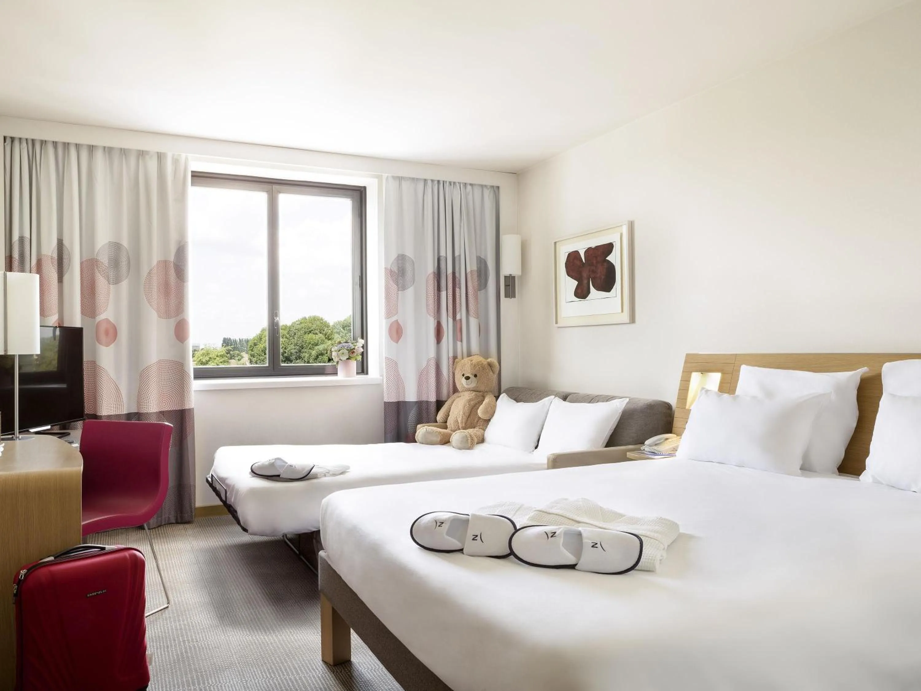 Bedroom, Bed in Novotel Paris Roissy CDG Convention