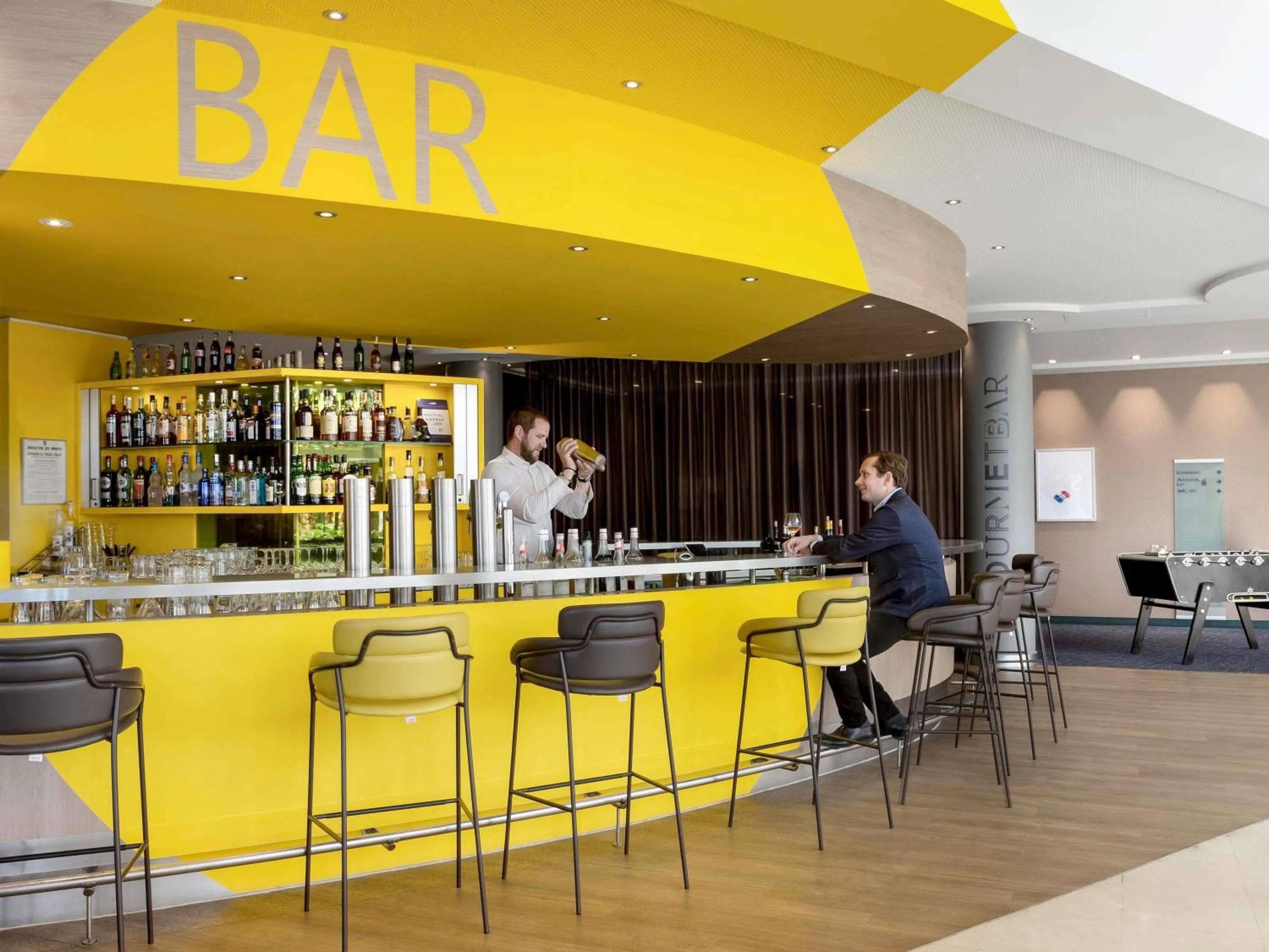 Lounge or bar in Novotel Paris Roissy CDG Convention