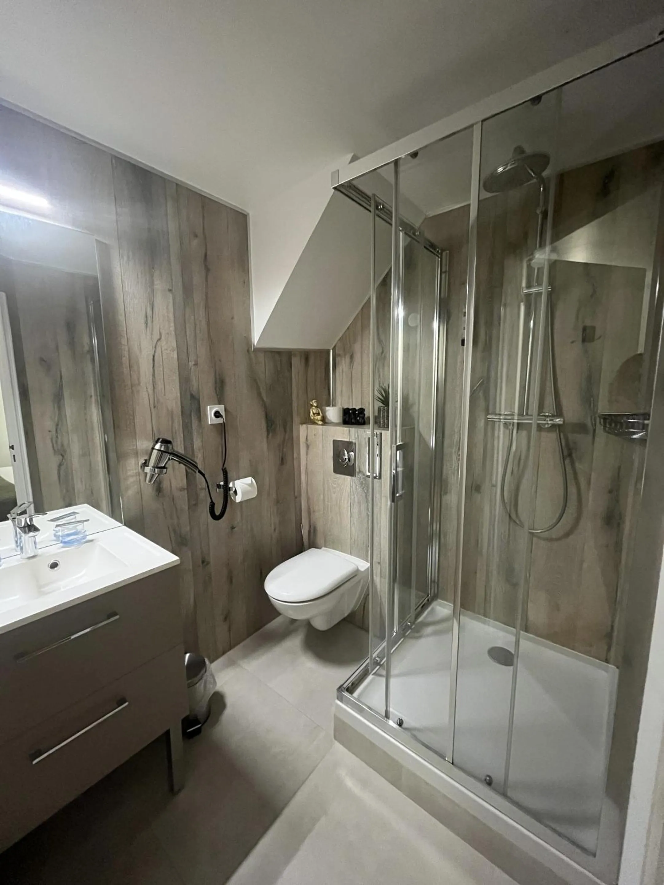 Bathroom in Logis Le Marronnier