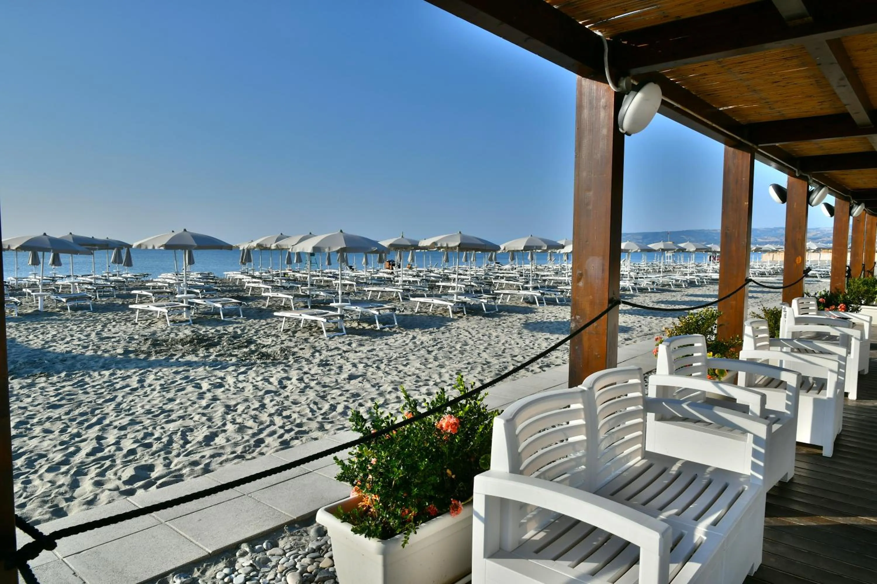 Beach in Sira Resort