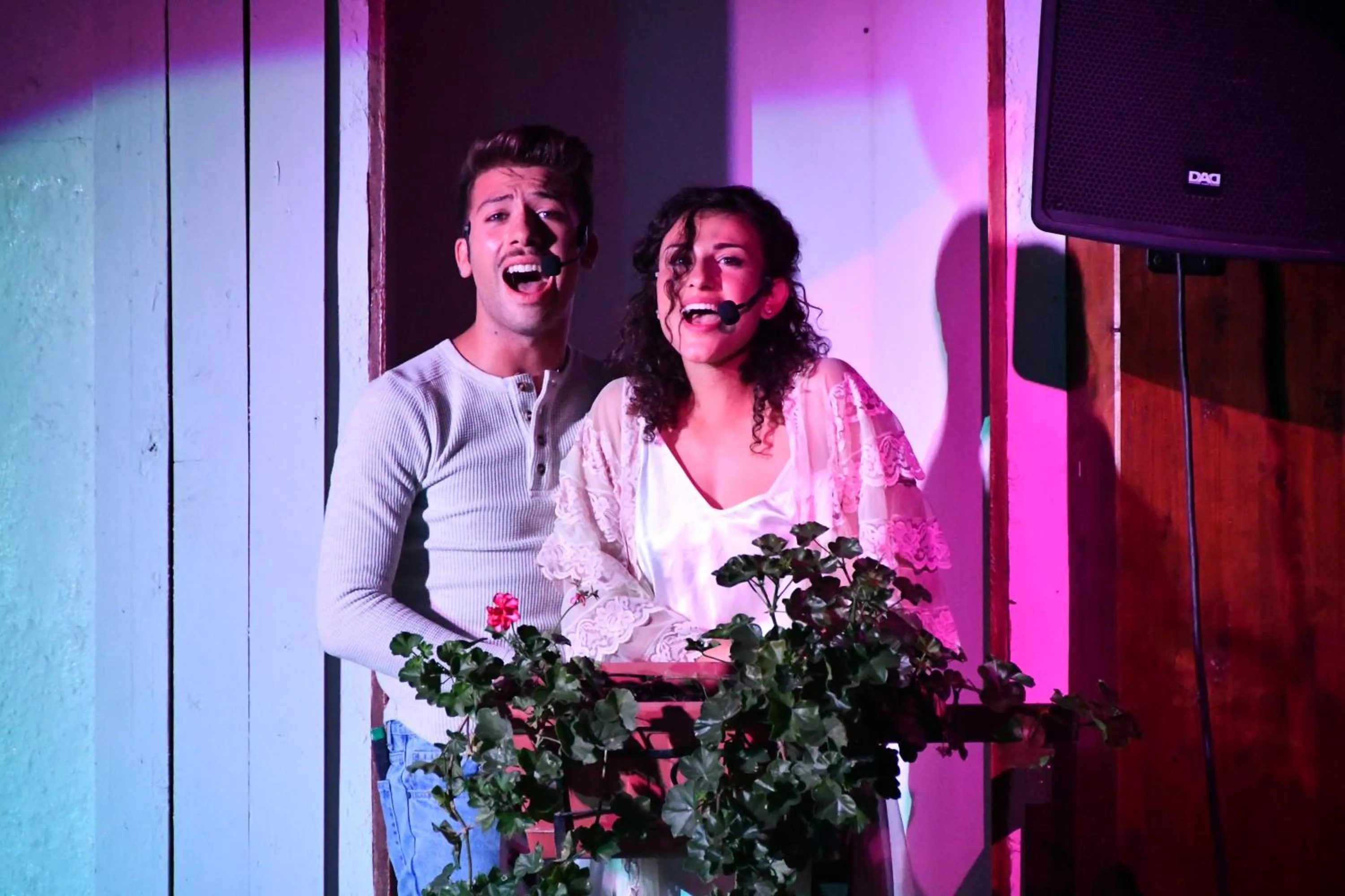 Evening entertainment in Sira Resort