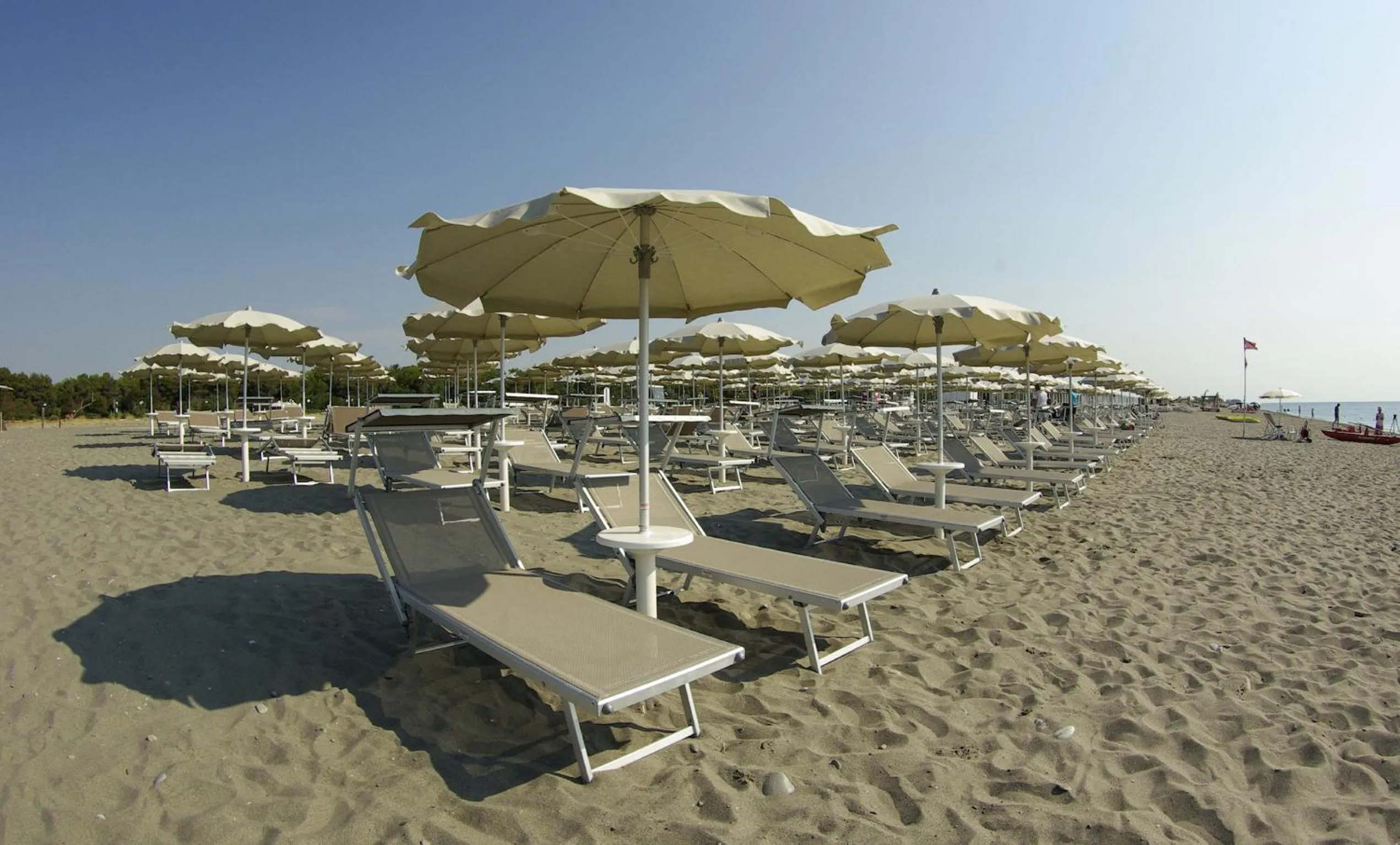 Beach in Sira Resort