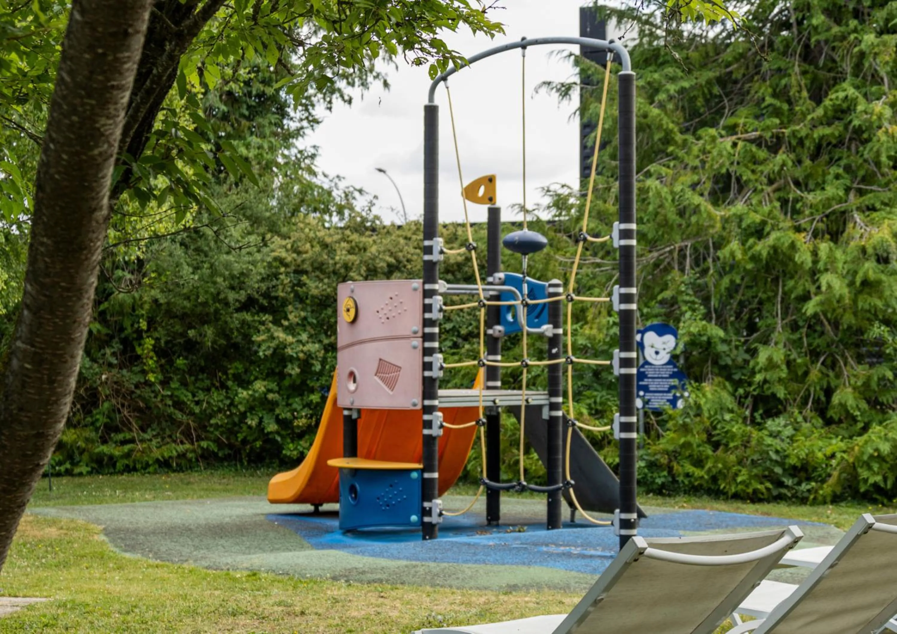 Children play ground in Campanile Troyes Nord - Barberey
