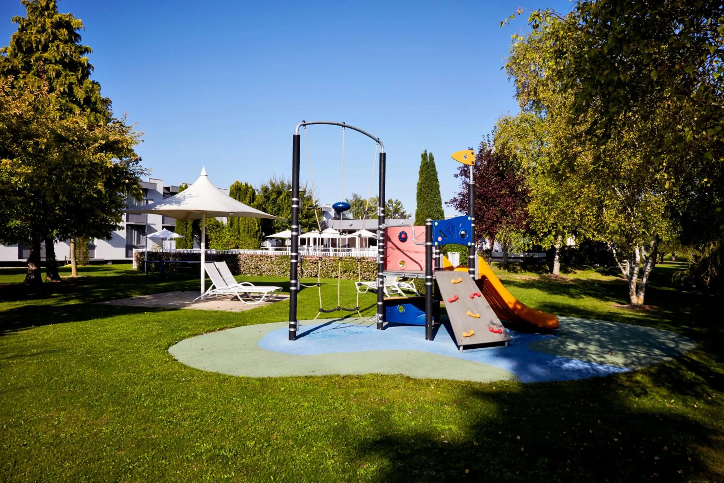 Children play ground in Campanile Troyes Nord - Barberey