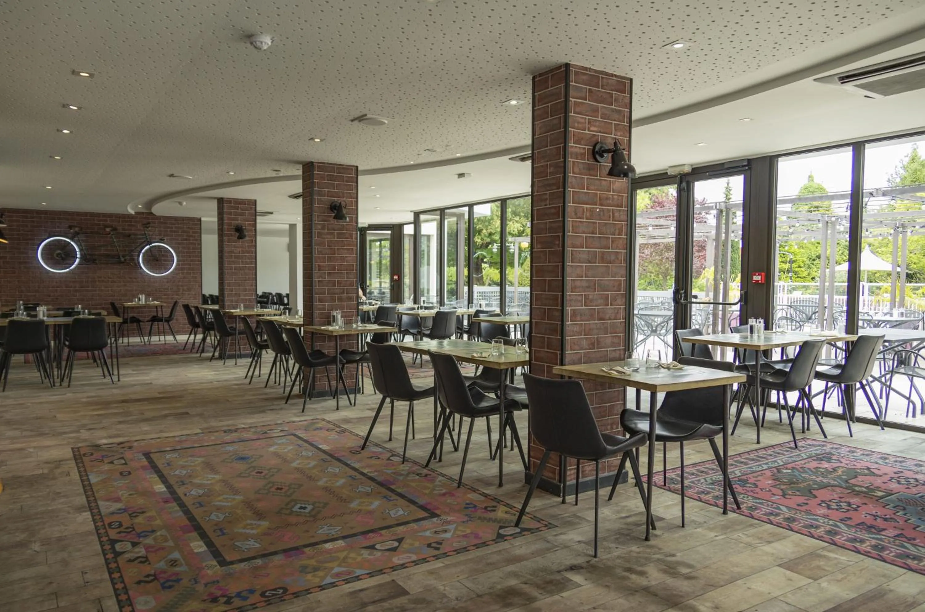 Restaurant/places to eat in Campanile Troyes Nord - Barberey