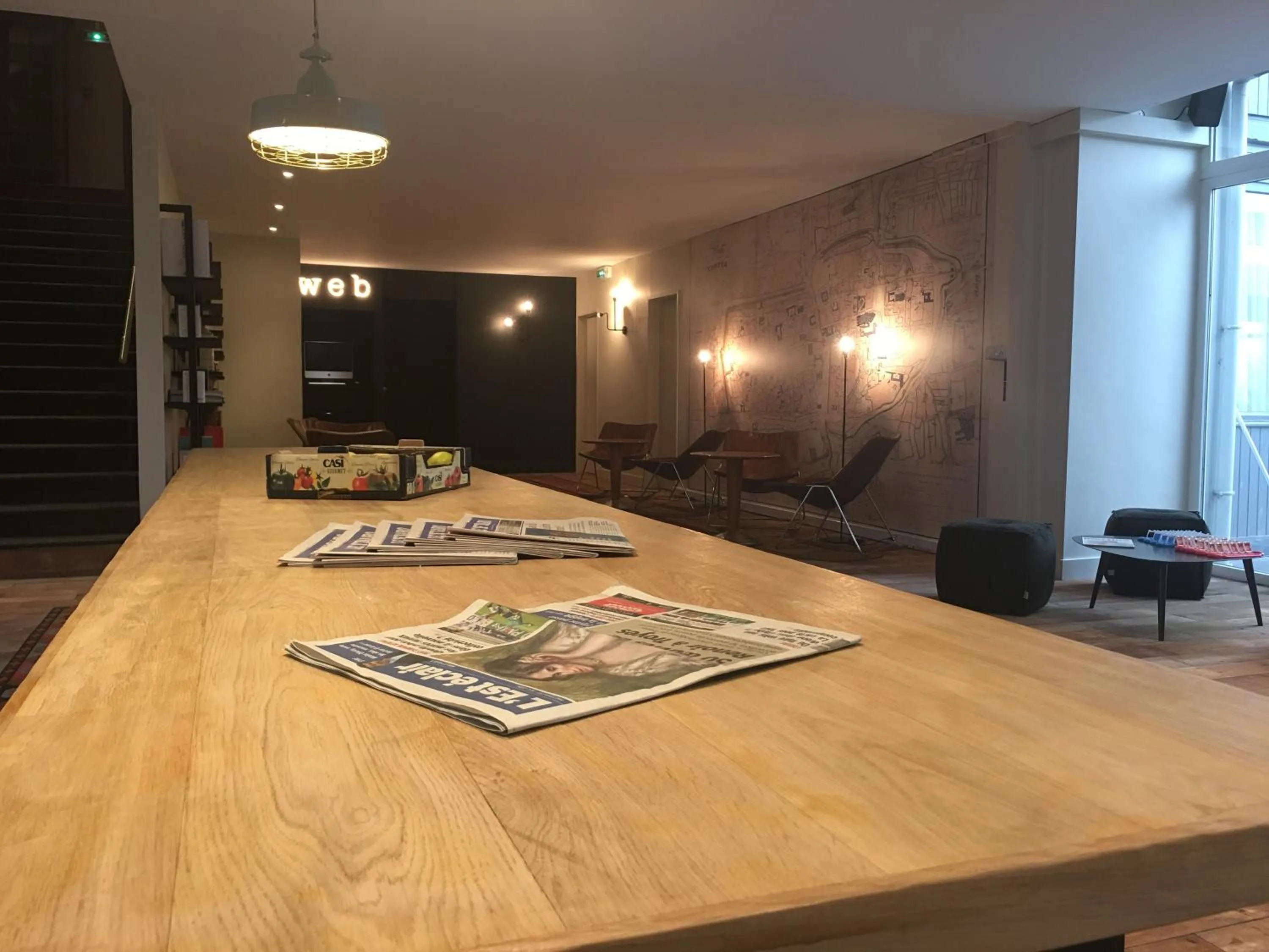 Lounge or bar in Campanile Troyes Nord - Barberey