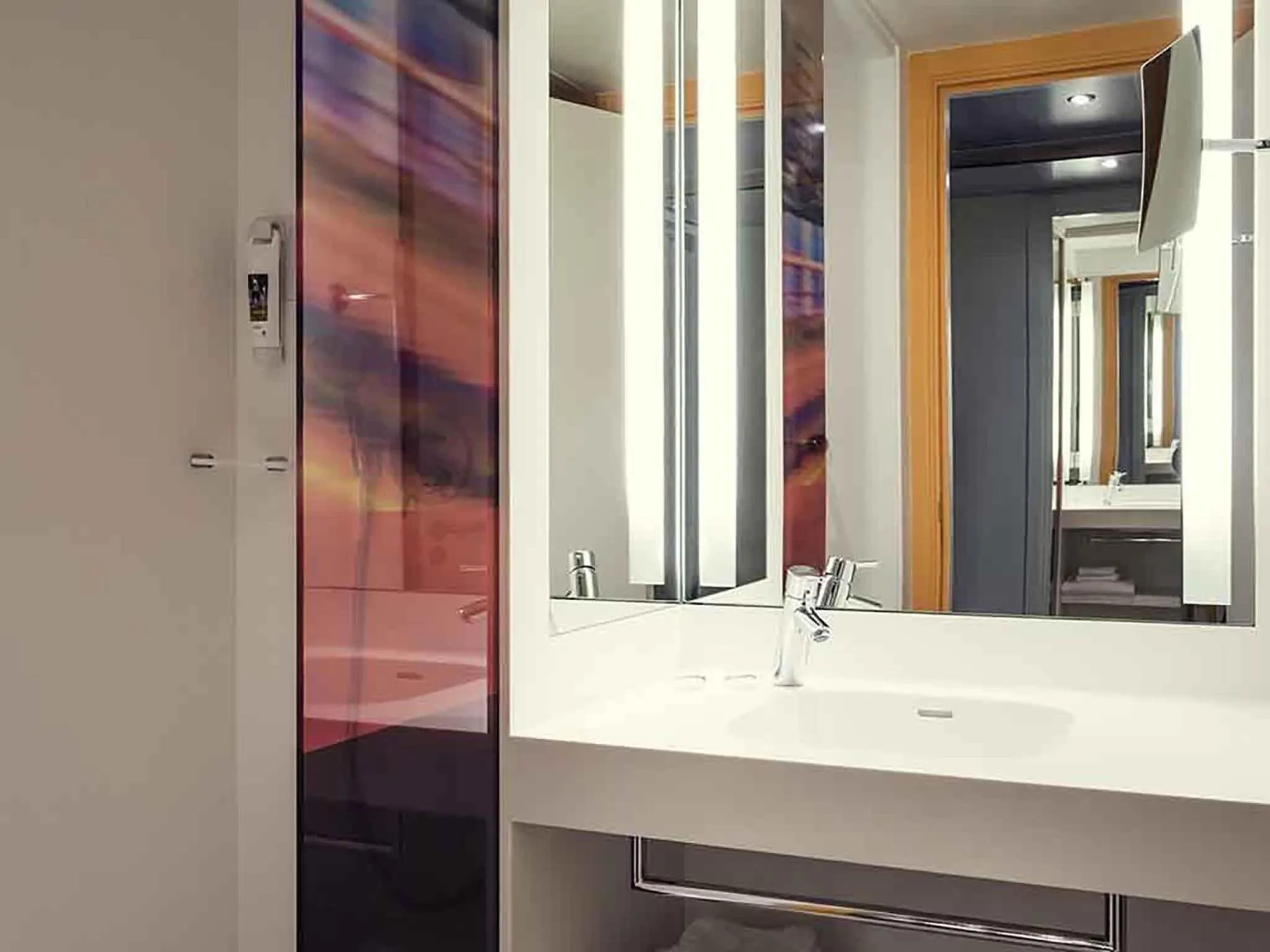 Bedroom in Mercure Paris Boulogne