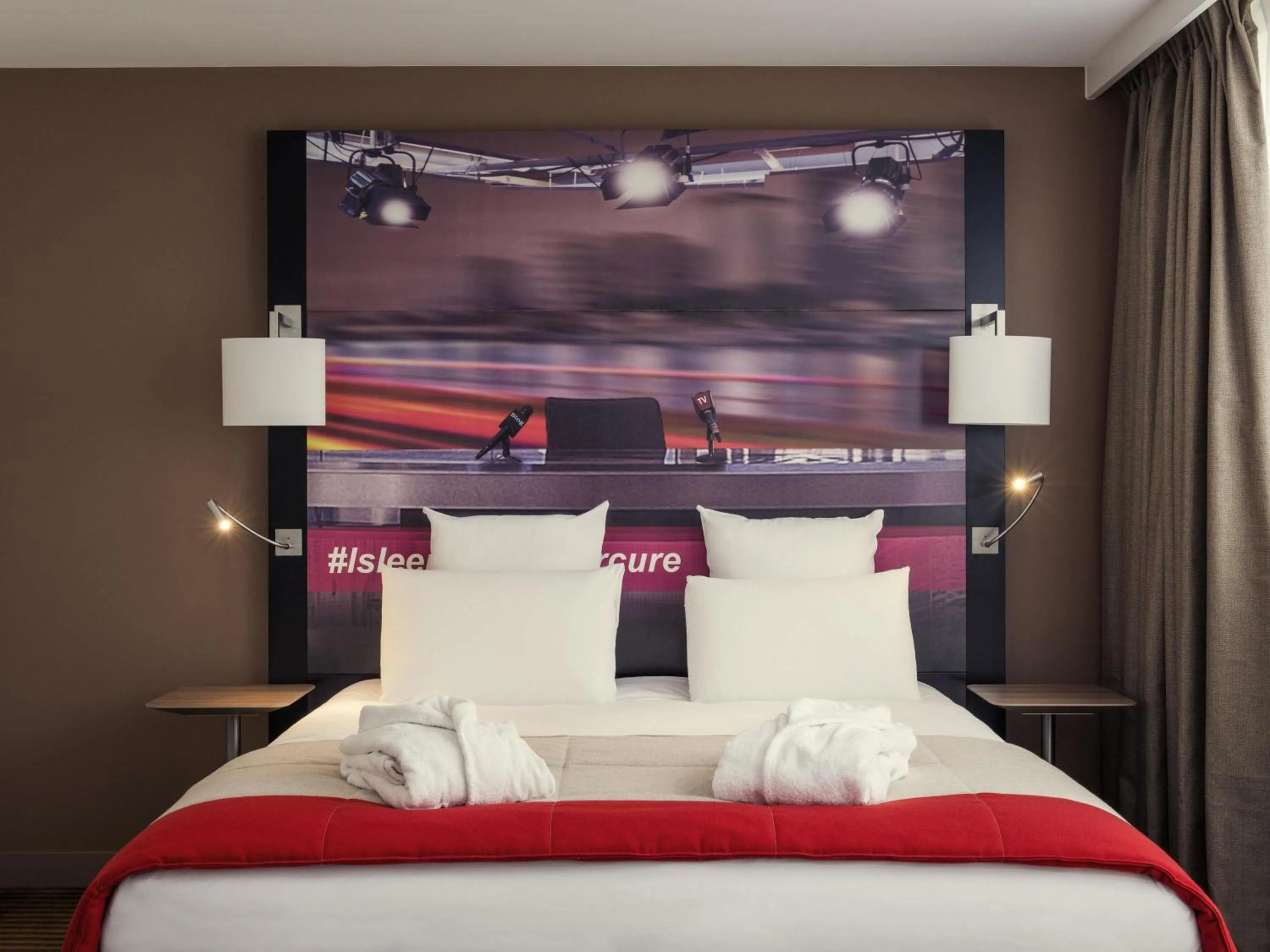 Bedroom, Bed in Mercure Paris Boulogne