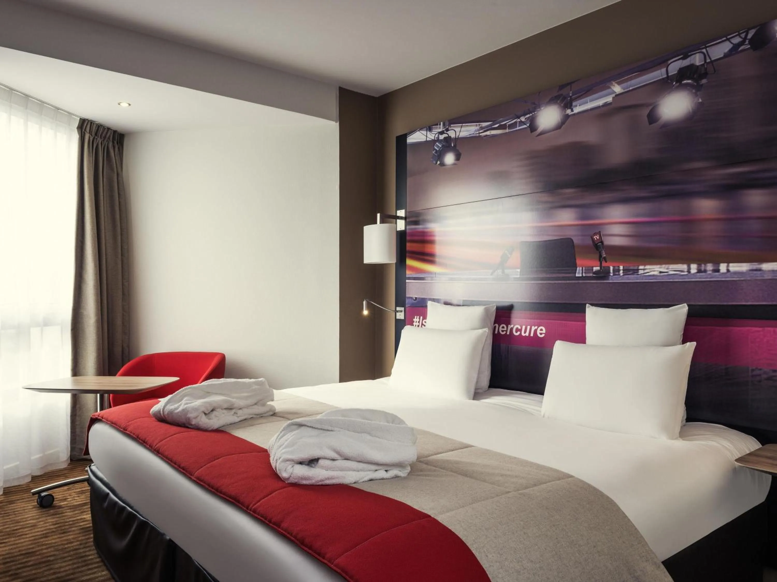 Bedroom, Bed in Mercure Paris Boulogne