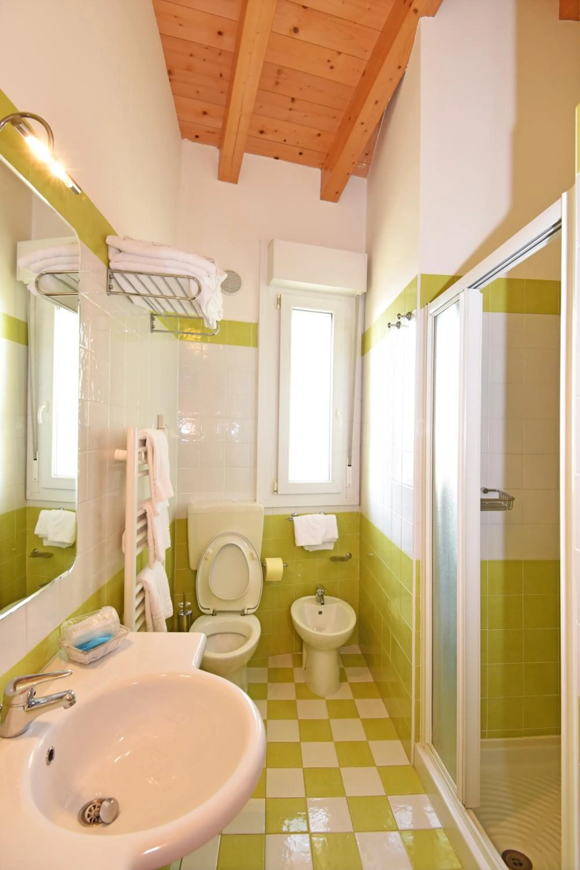 Shower in Hotel Villa Olga