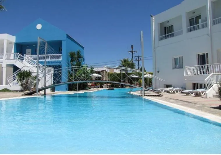 Swimming pool in Valsami Hotel Apartments
