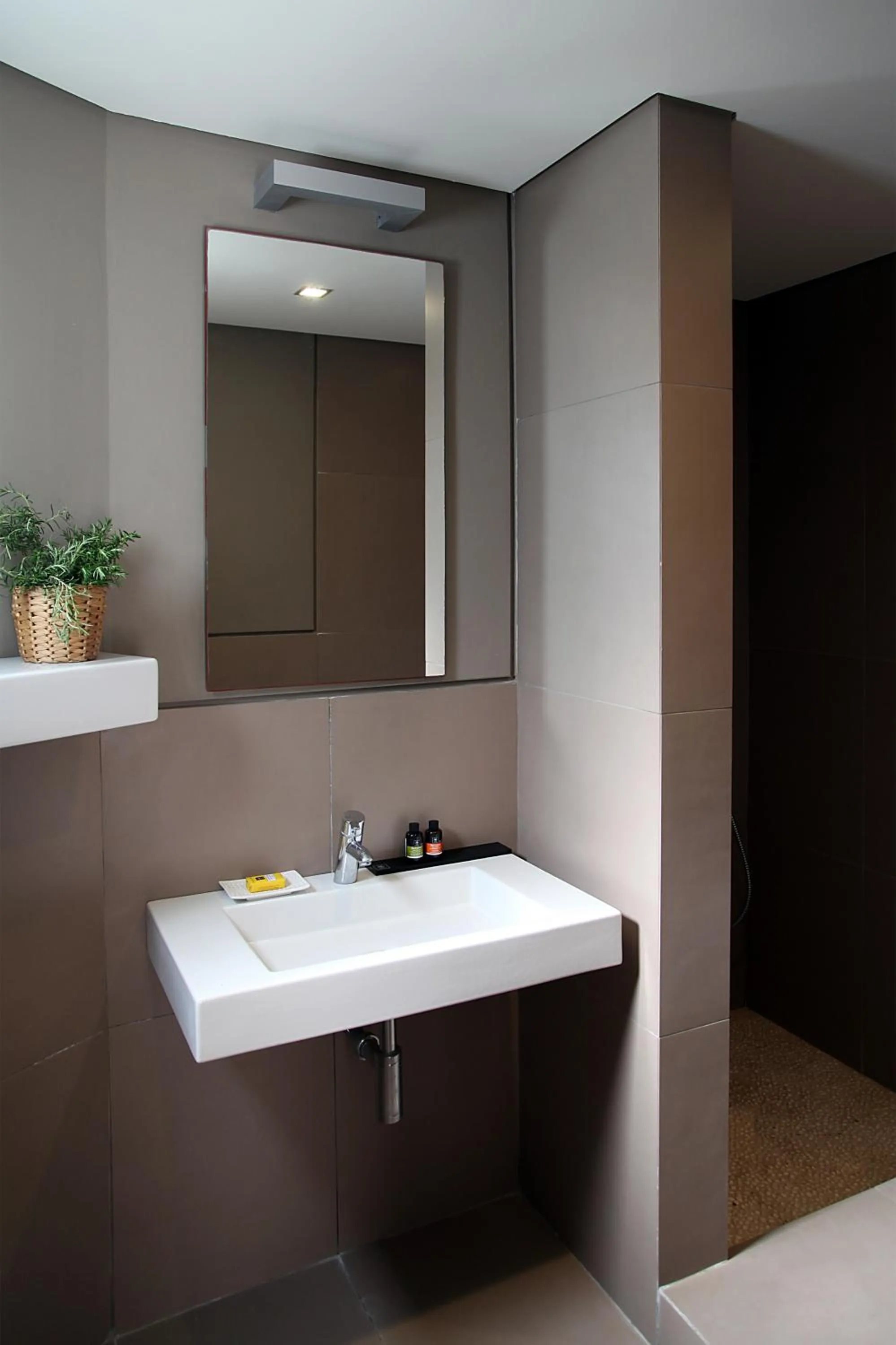 Shower in Skyros Ammos Hotel