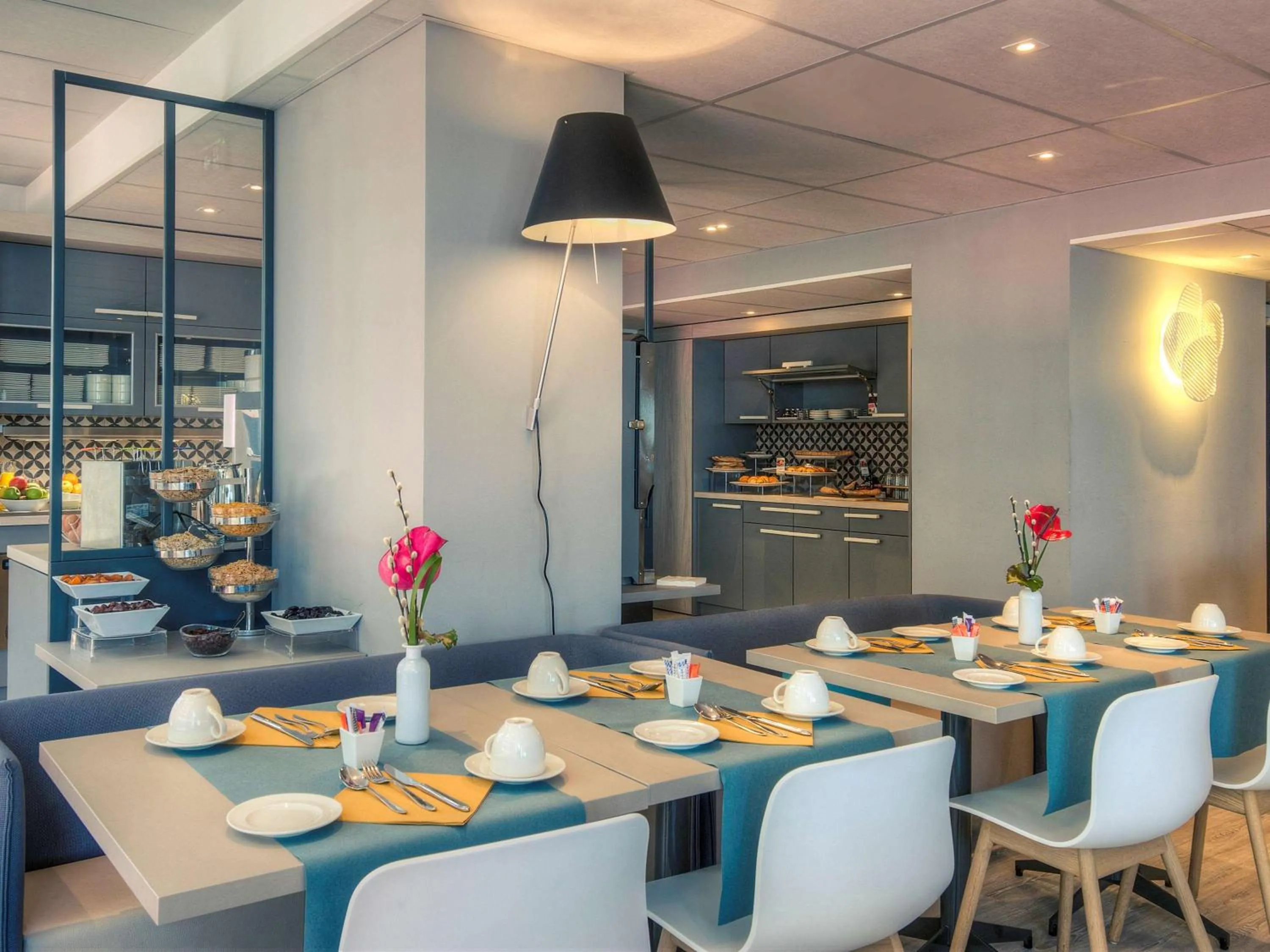 Restaurant/places to eat in Mercure Nice Promenade Des Anglais