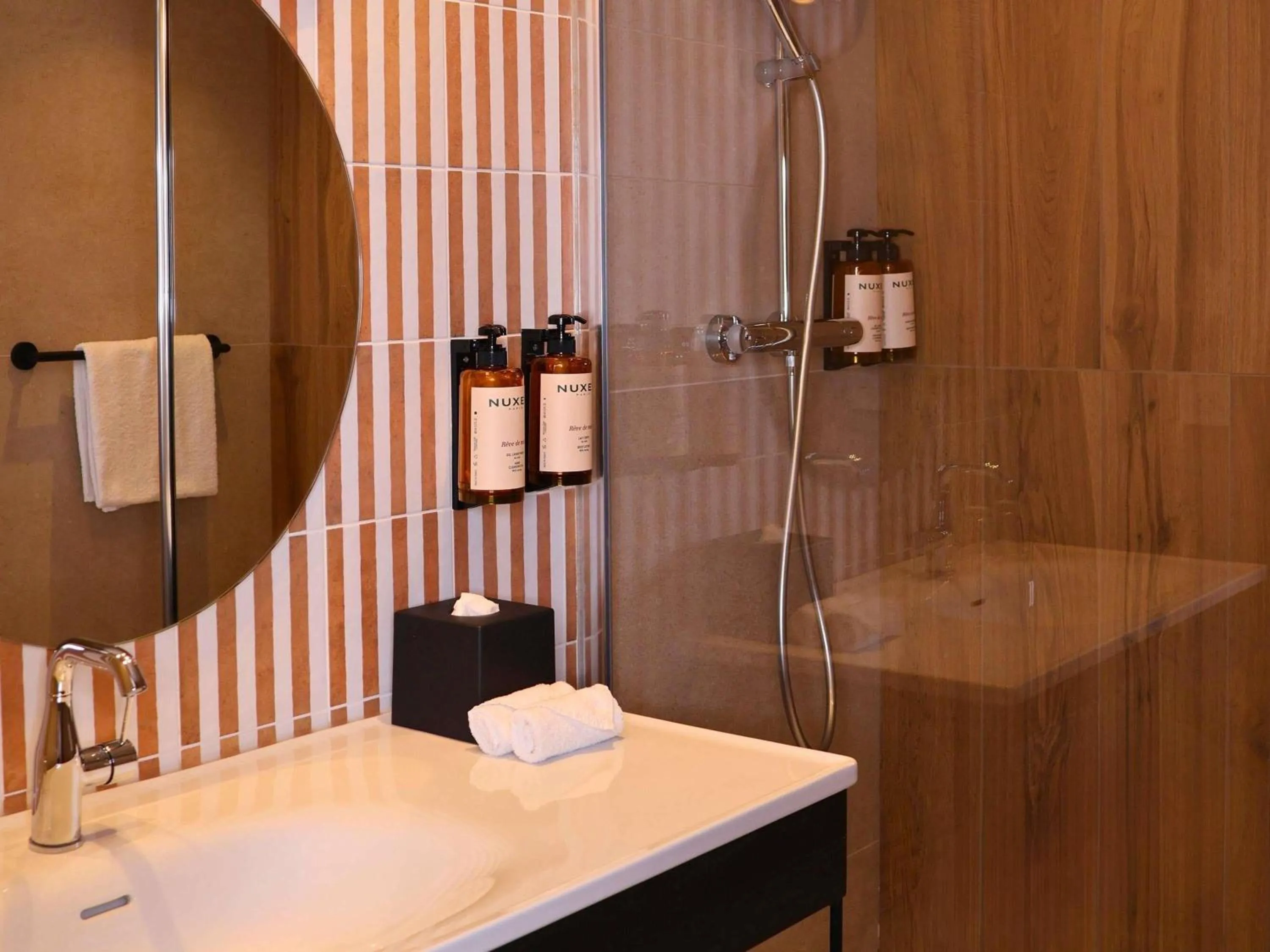 Bedroom in Mercure Nice Promenade Des Anglais