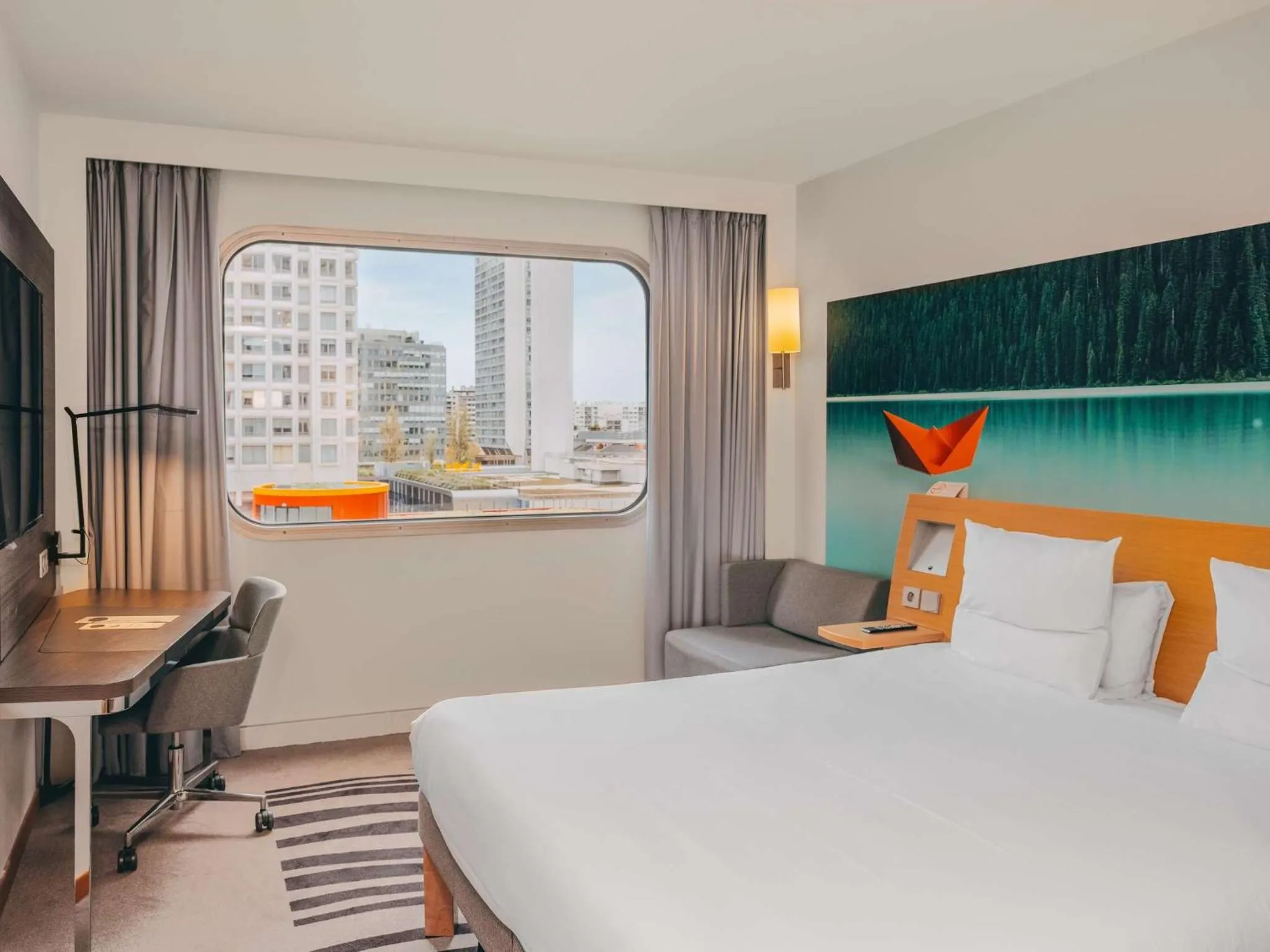 Bedroom, Bed in Novotel Paris Centre Tour Eiffel