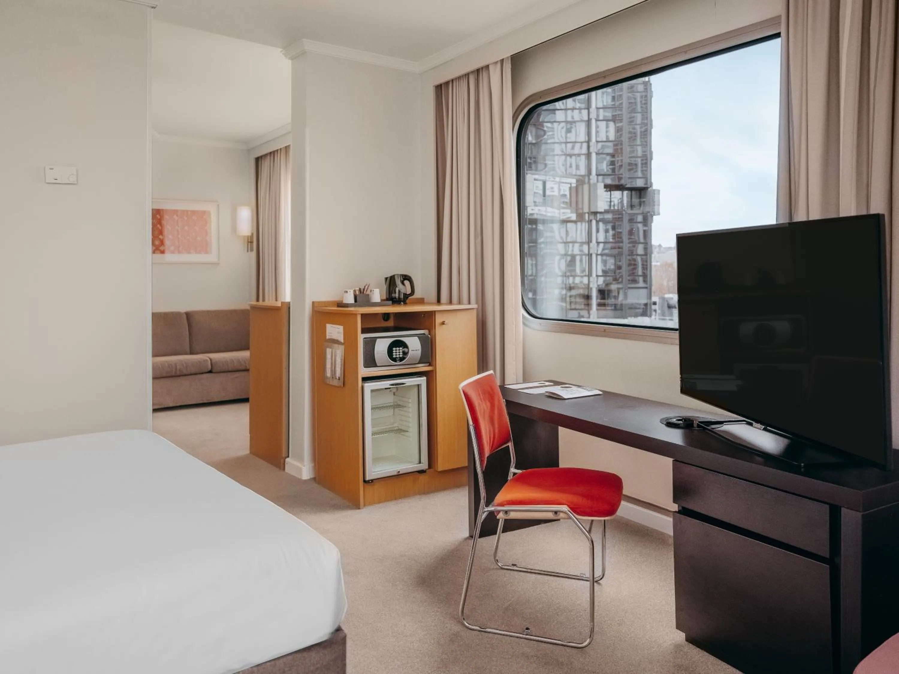 Photo of the whole room, Bed in Novotel Paris Centre Tour Eiffel