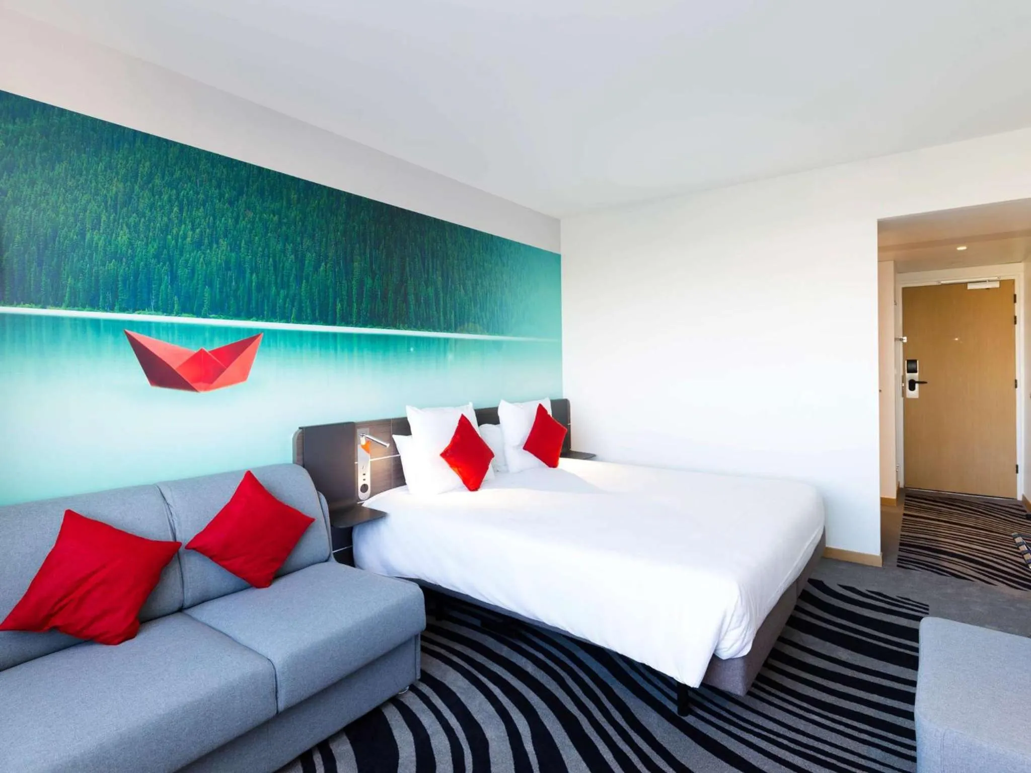 Bedroom, Bed in Novotel Paris Centre Tour Eiffel