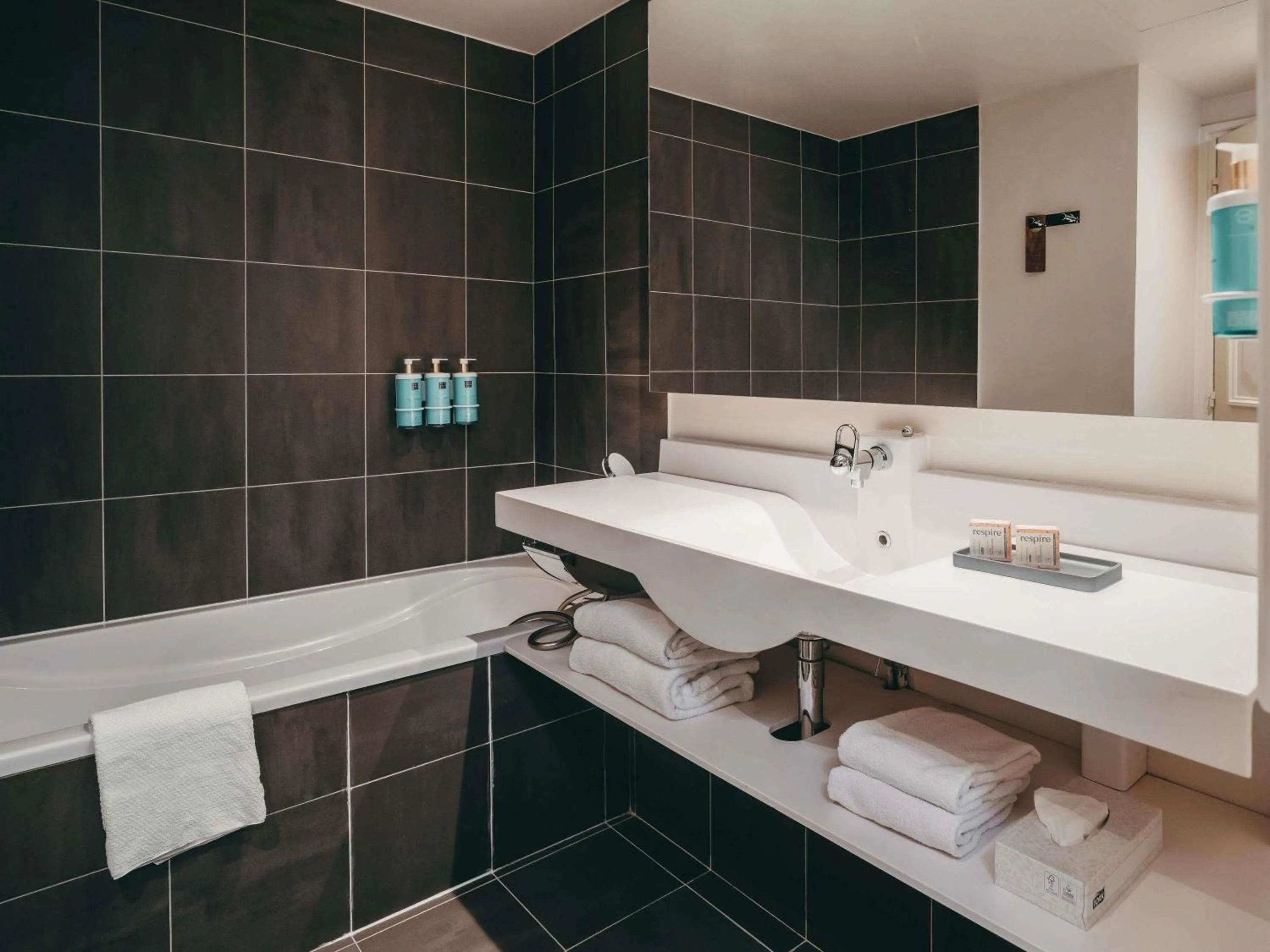 Bedroom in Novotel Paris Centre Tour Eiffel