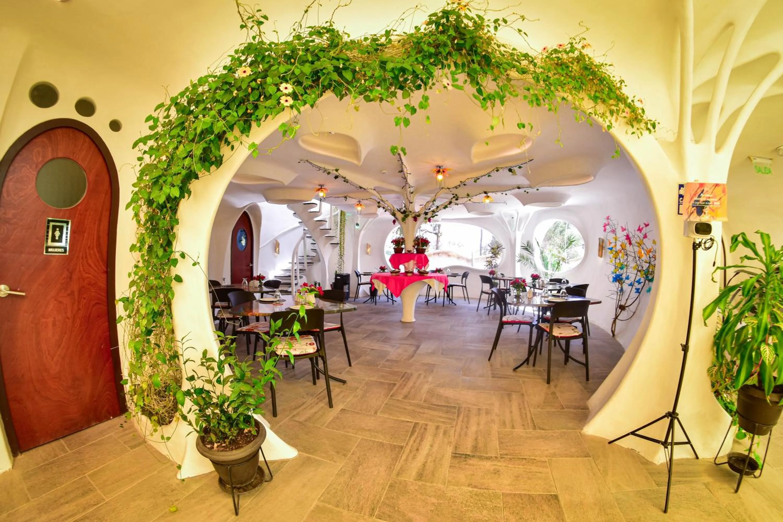 Restaurant/places to eat in Wifala Harmony Hotel