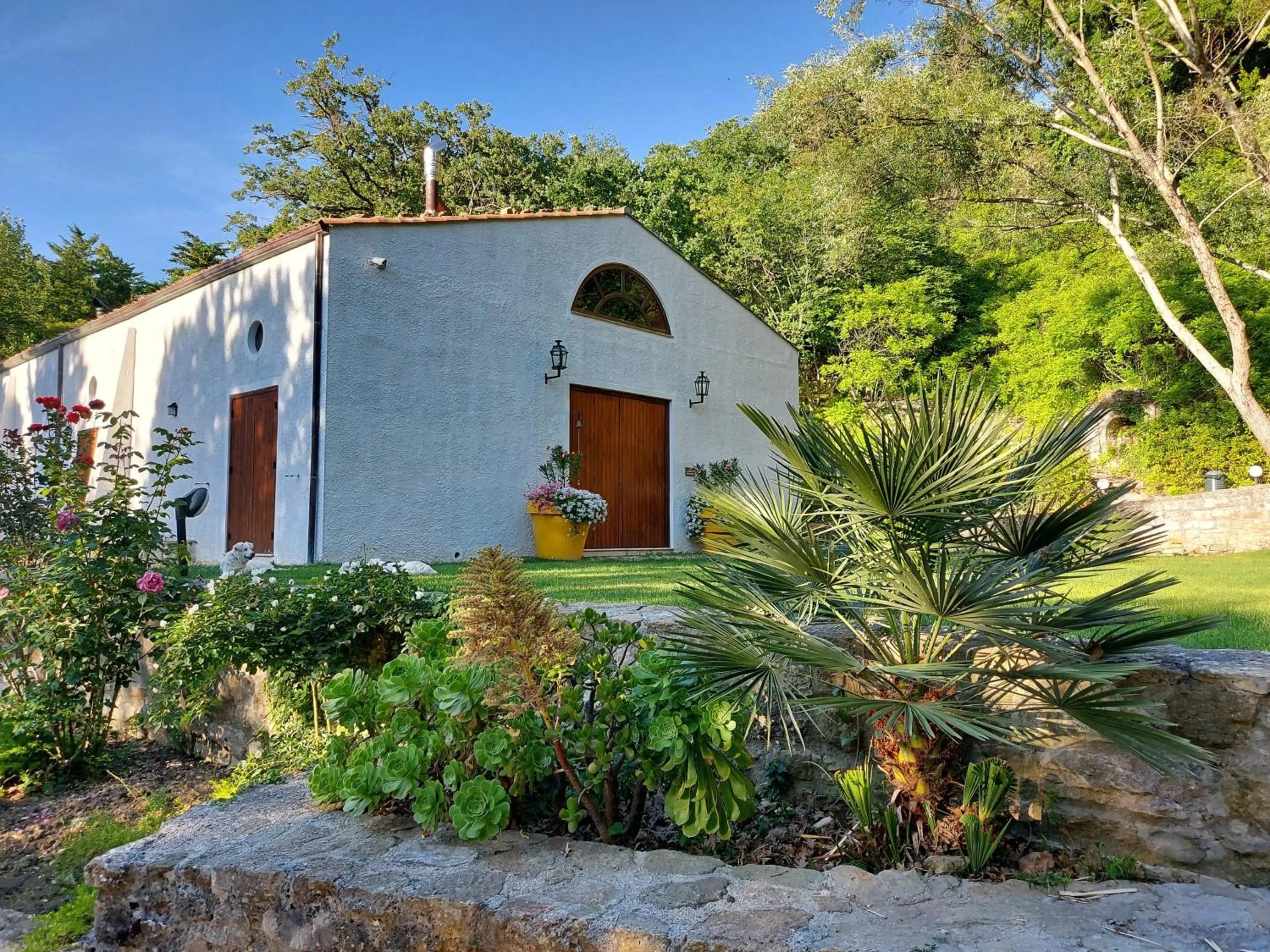 Property building in Chiosi Country Club