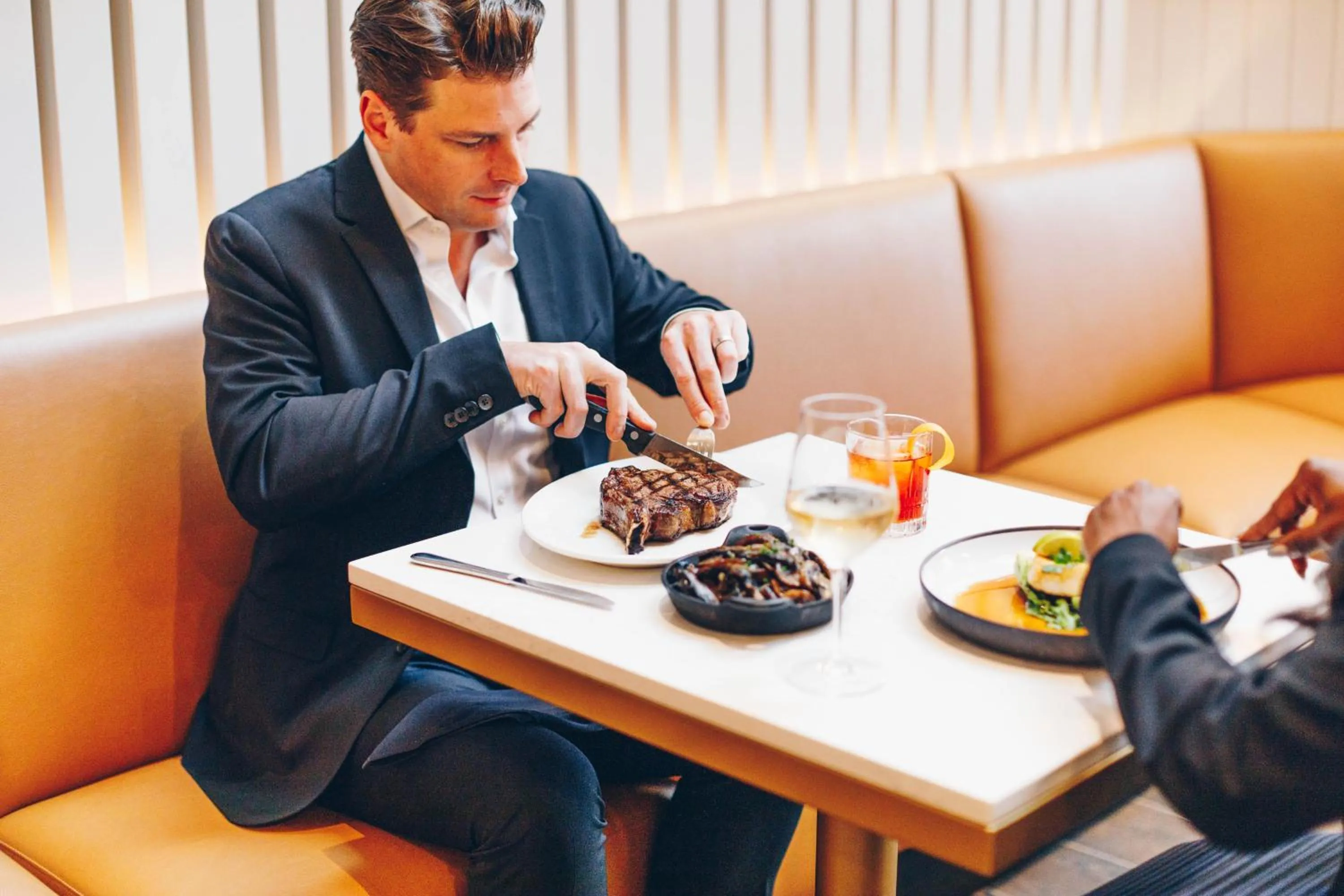 Restaurant/places to eat in Hyatt Regency Houston Downtown