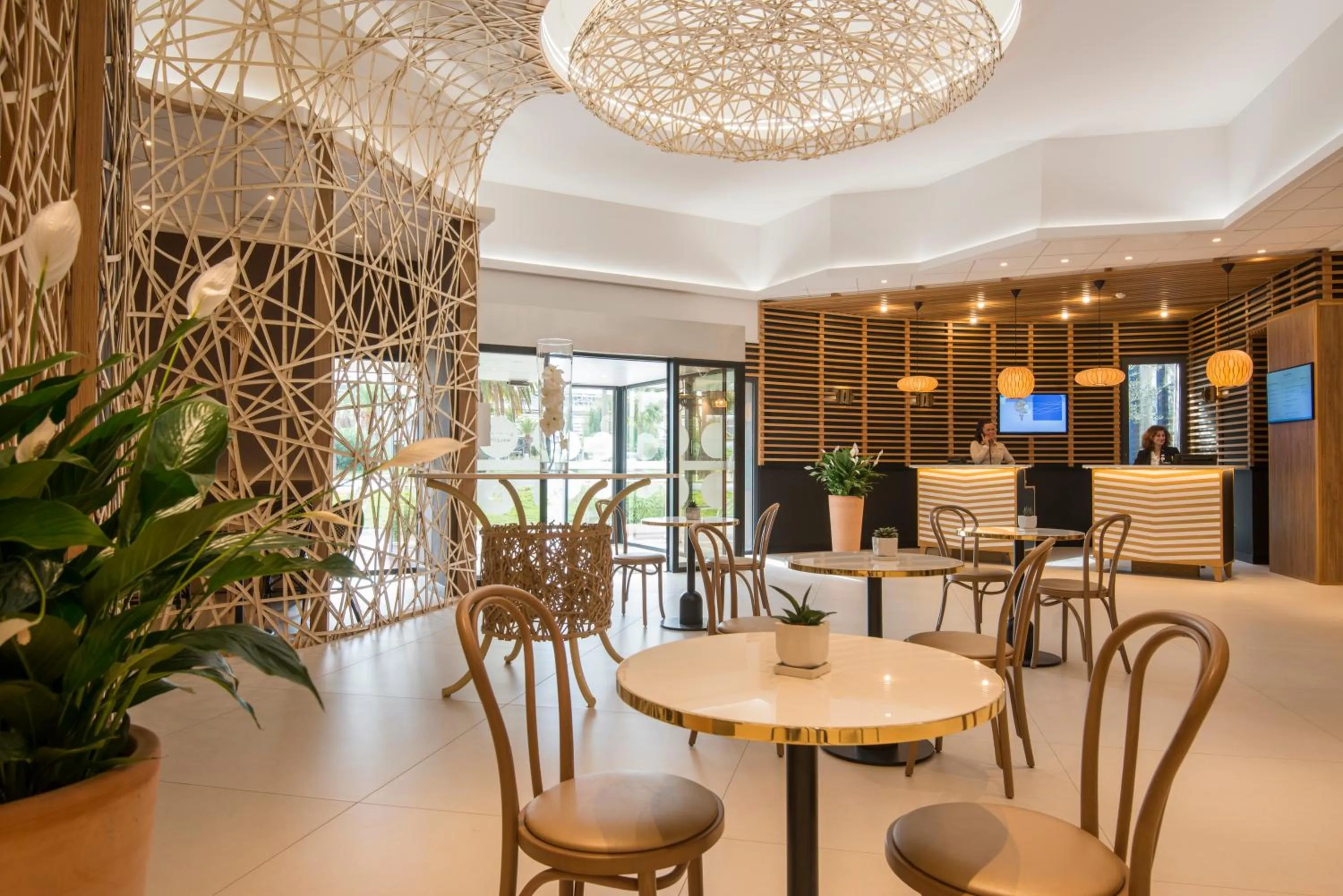 Lobby or reception in Novotel Nice Arenas Aeroport