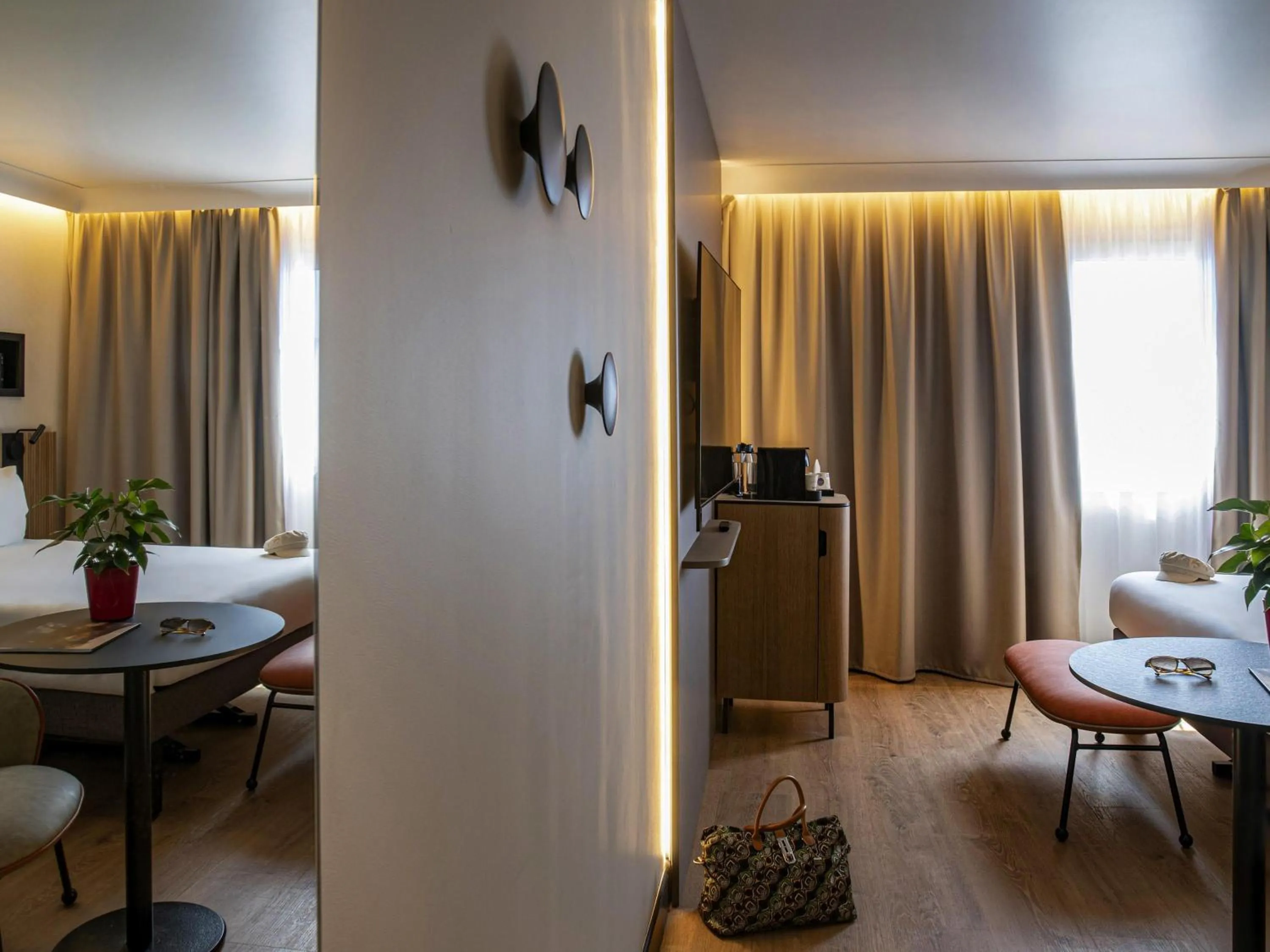 Bedroom in Novotel Nice Arenas Aeroport