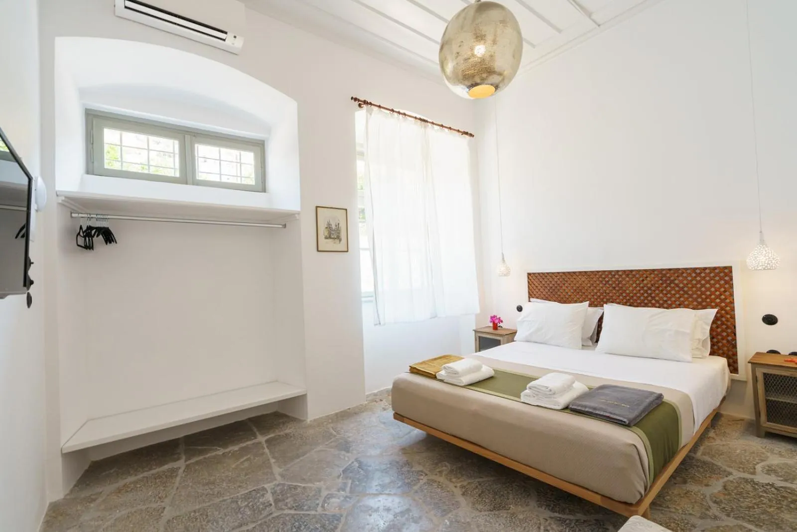 Bed in LIVIN Hydra Garden Suite