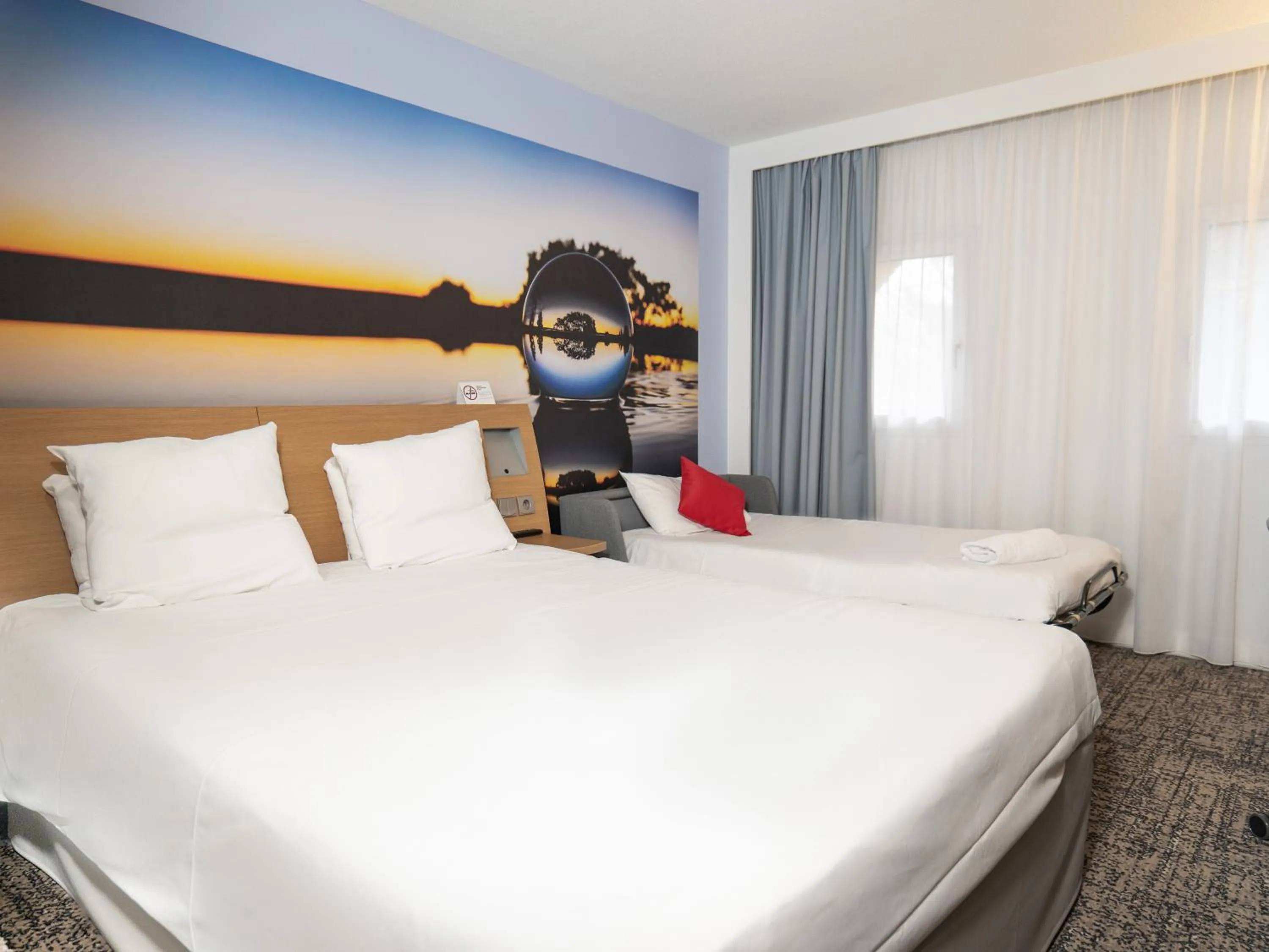 Bedroom, Bed in Novotel Toulouse Centre Compans Caffarelli