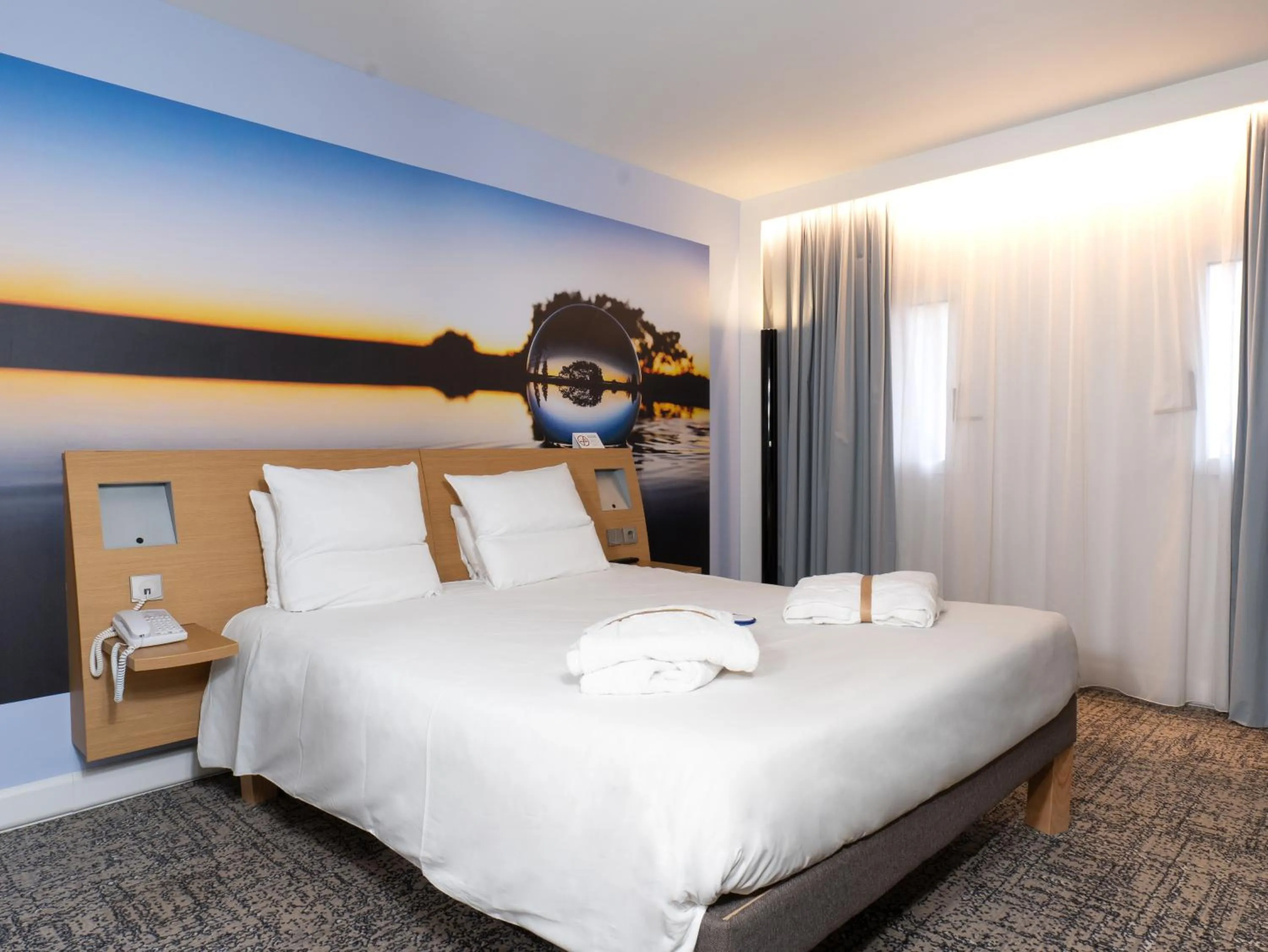 Bedroom, Bed in Novotel Toulouse Centre Compans Caffarelli