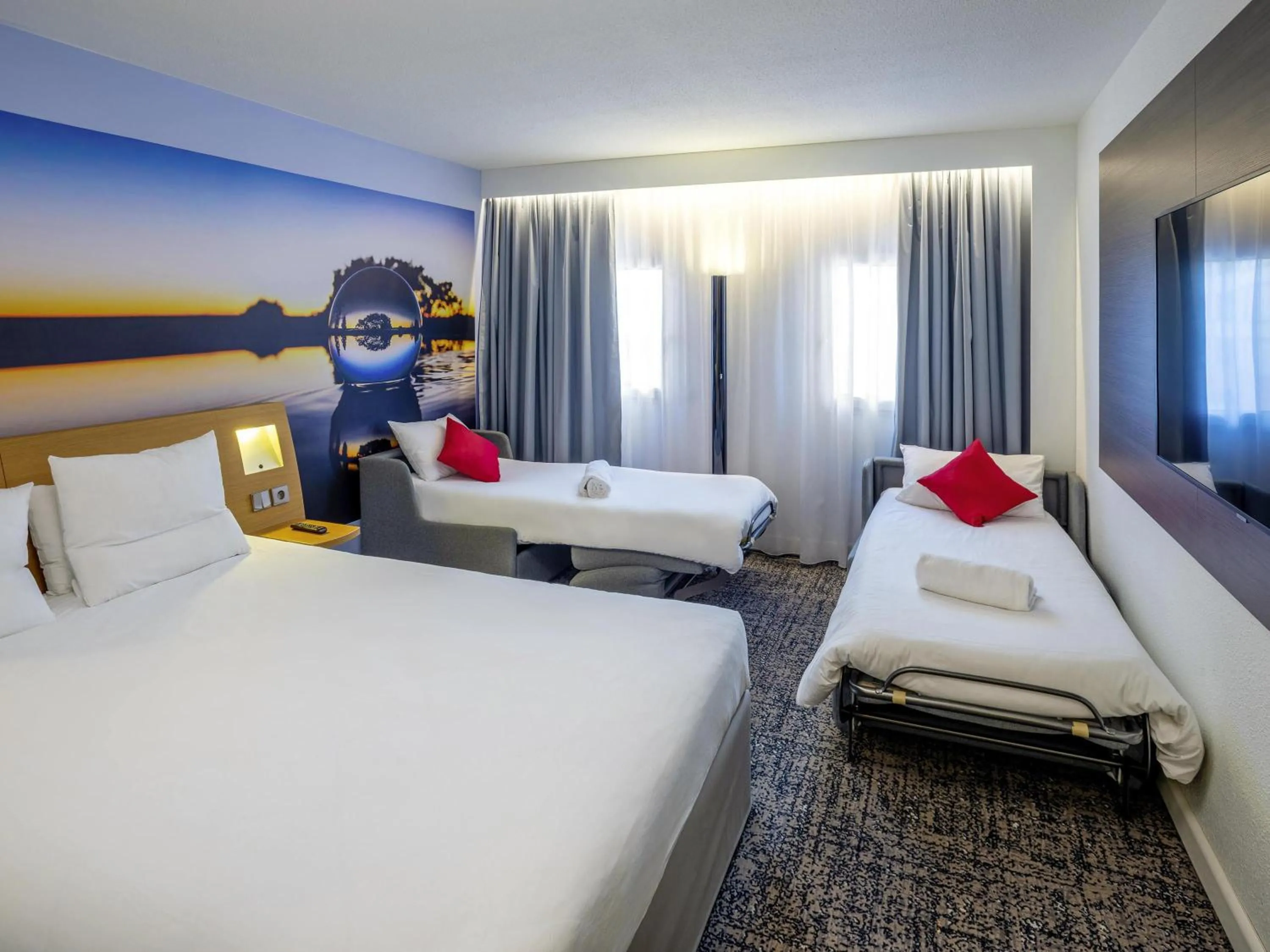 Bedroom, Bed in Novotel Toulouse Centre Compans Caffarelli