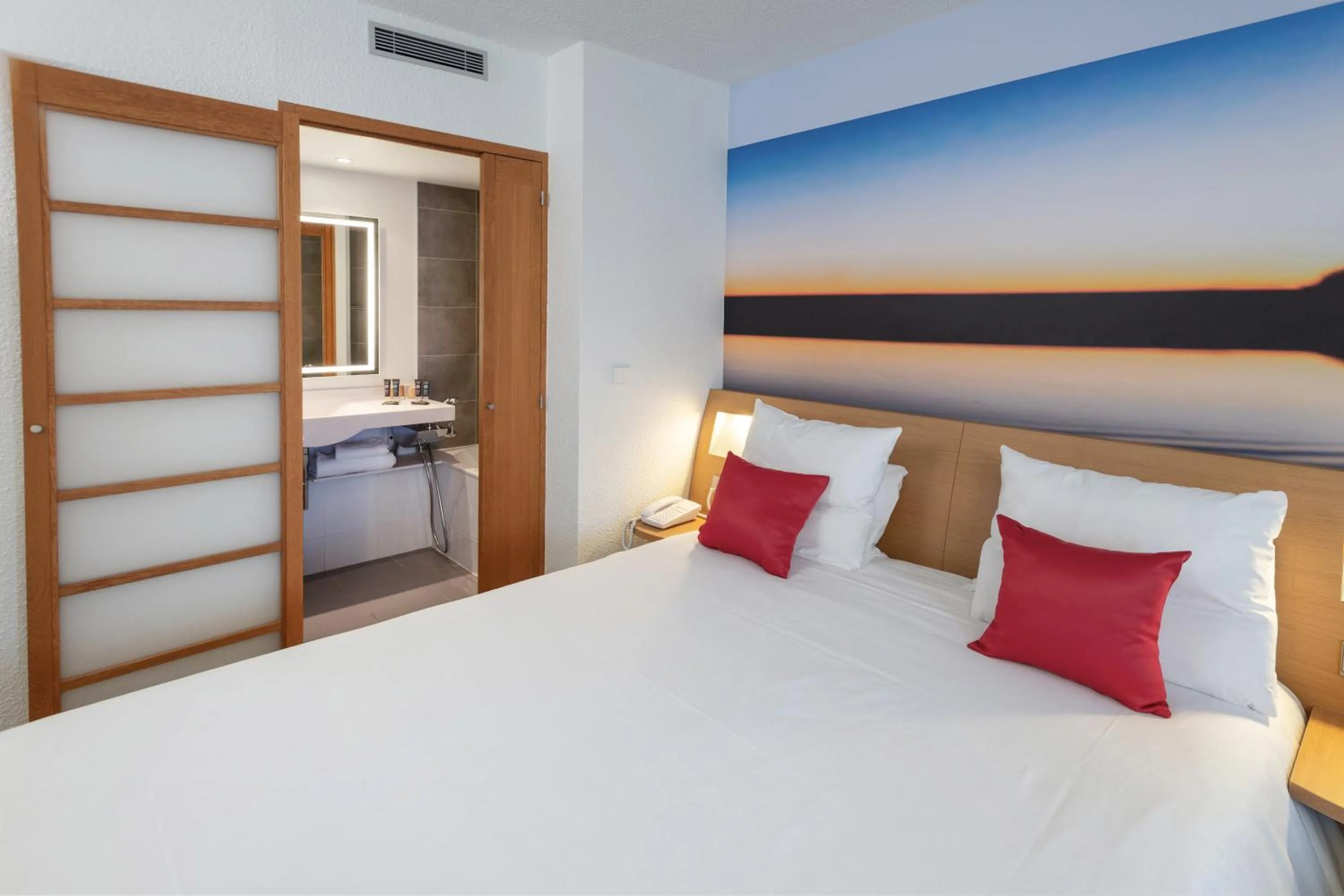 Bedroom, Bed in Novotel Toulouse Centre Compans Caffarelli