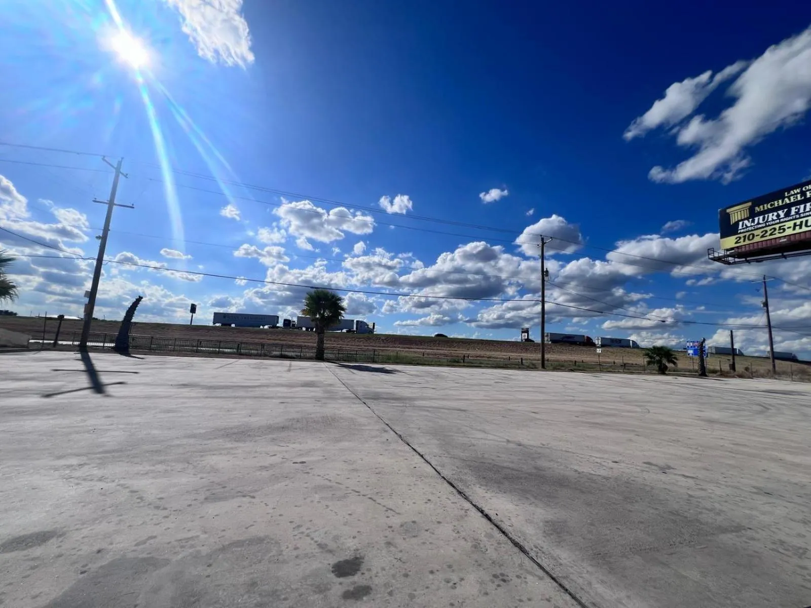 Facade/entrance in OYO Garden Inn and Suites Pearsall I-35 East