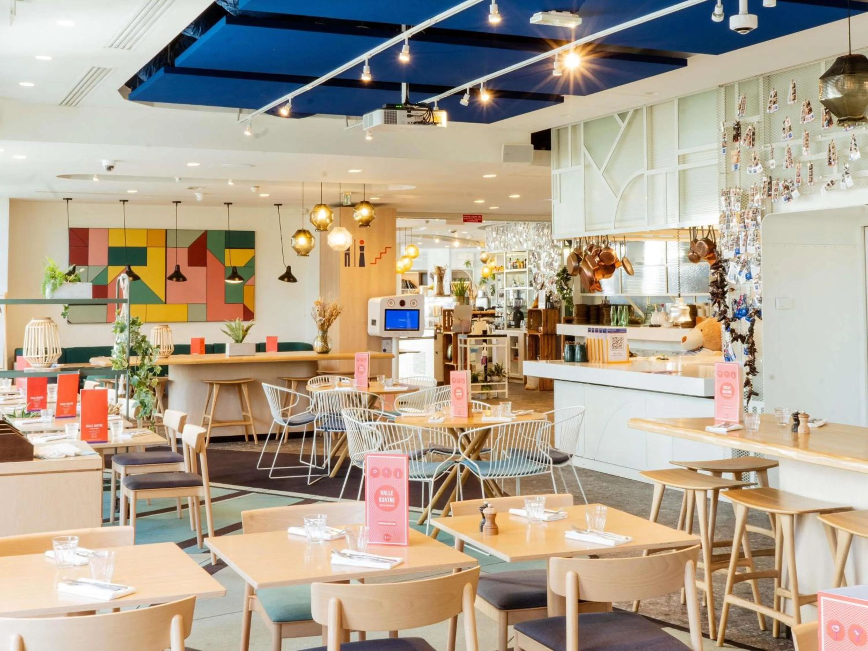 Restaurant/places to eat in Novotel Paris Centre Gare Montparnasse