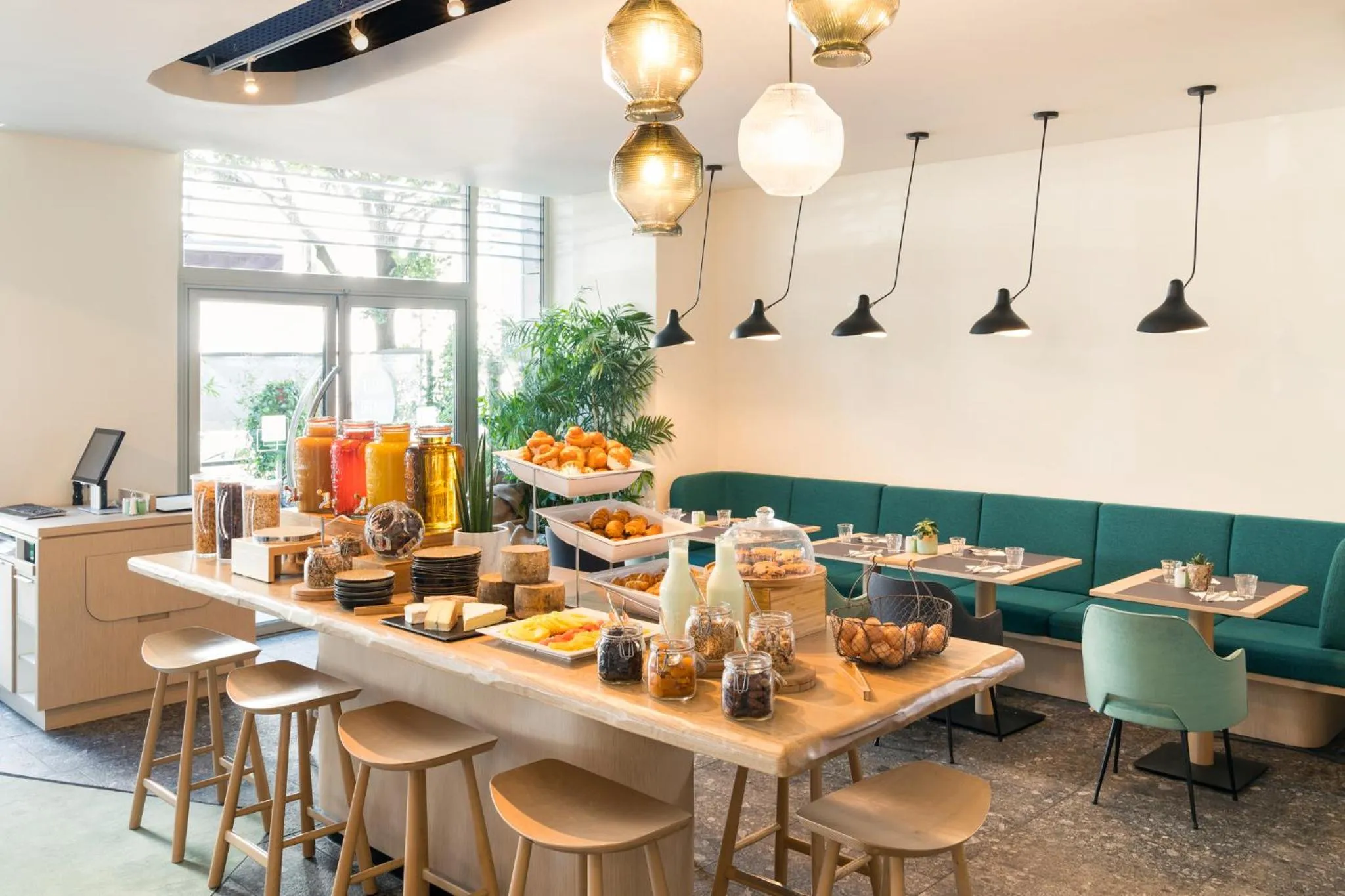 Restaurant/places to eat in Novotel Paris Centre Gare Montparnasse